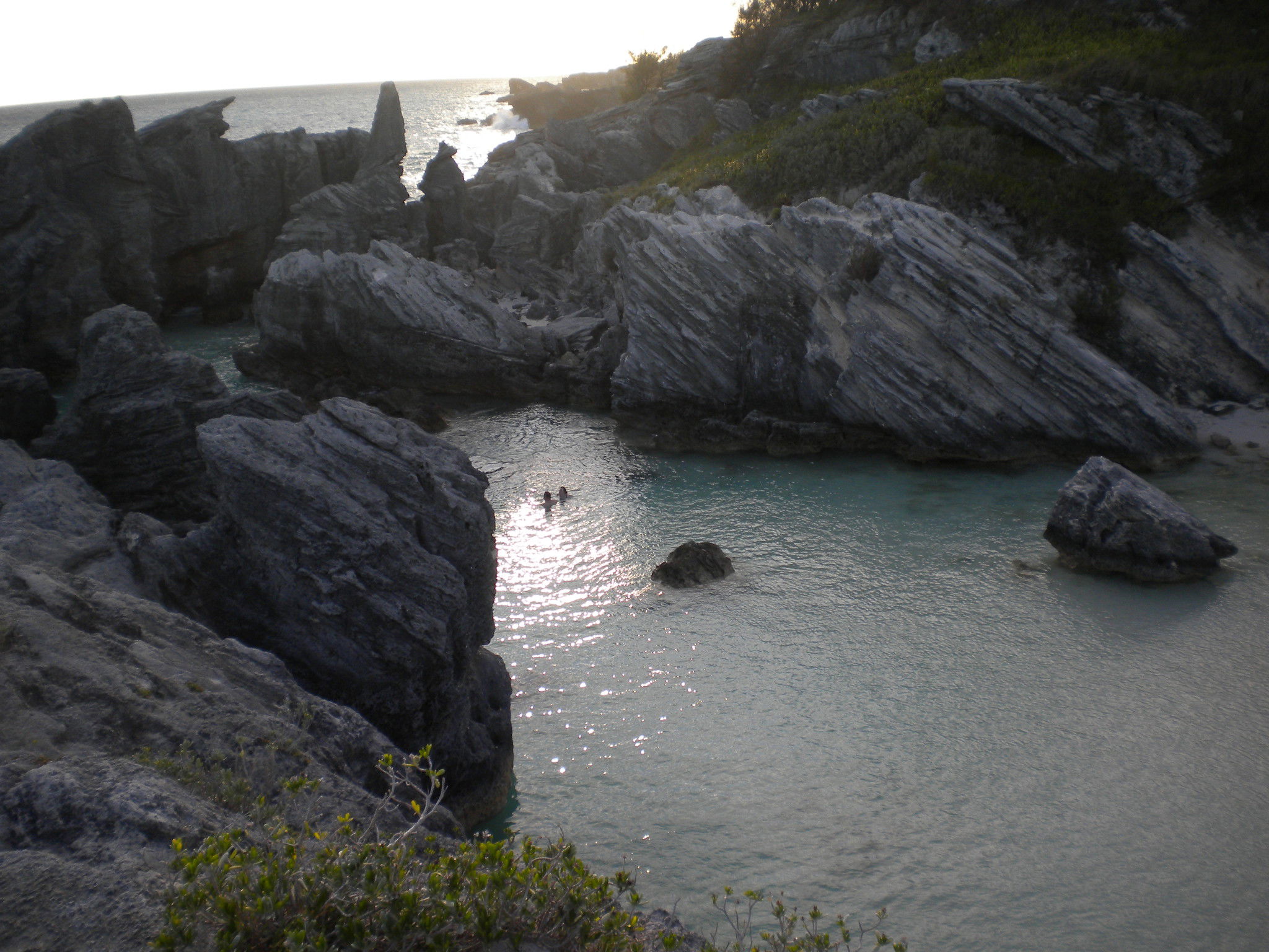 Le sable rose et l'eau turquoise des Bermudes >>>