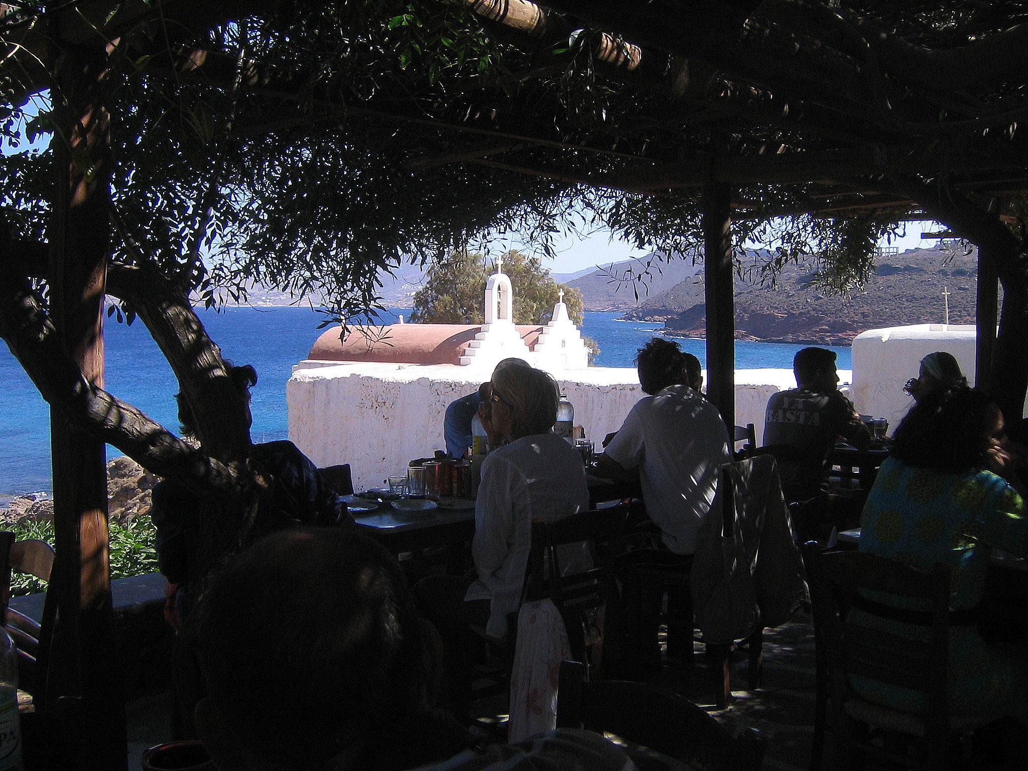 Kiki's Tavern, por naxos