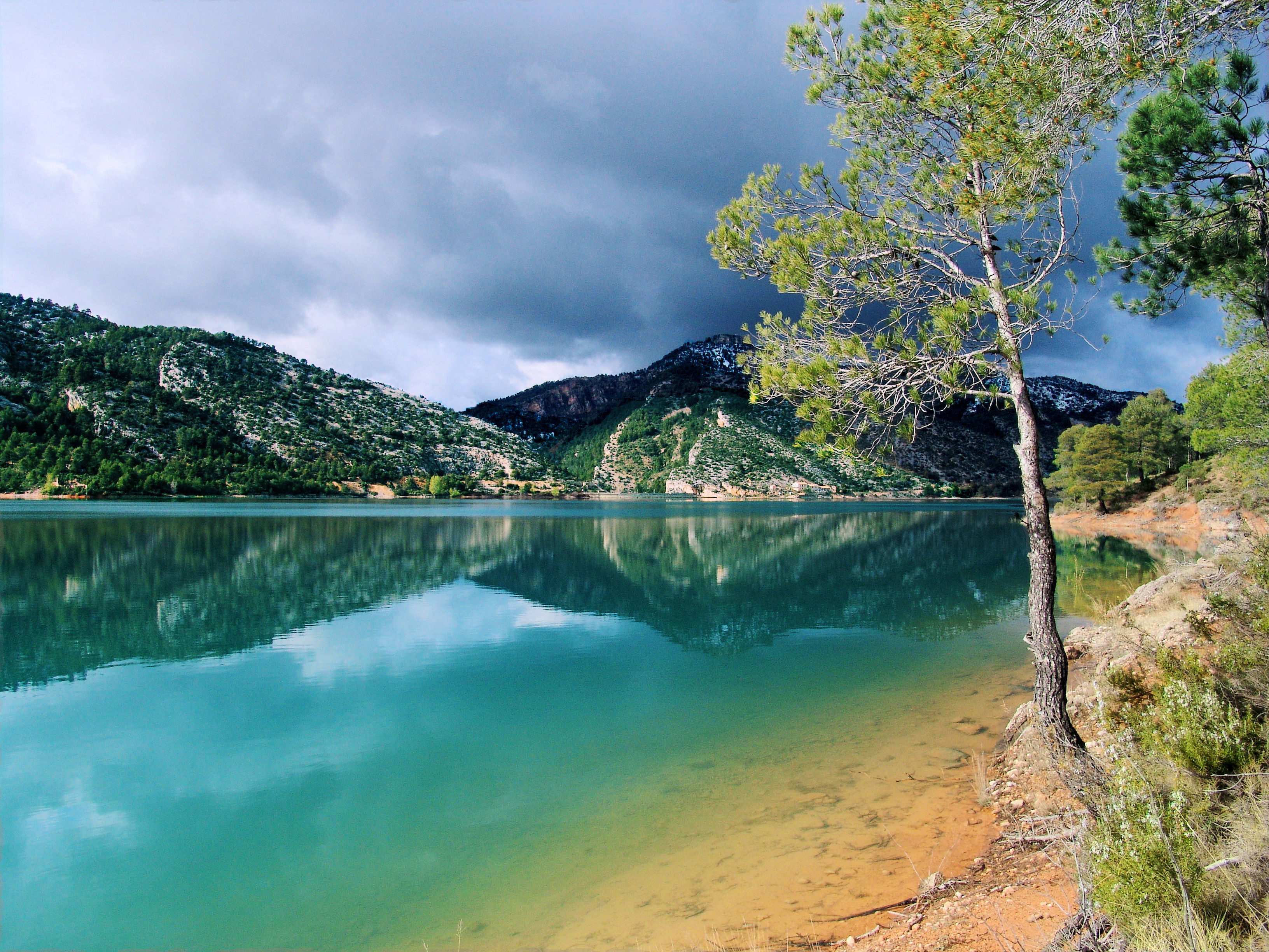 Lagos en Teruel: un recorrido por sus joyas naturales escondidas