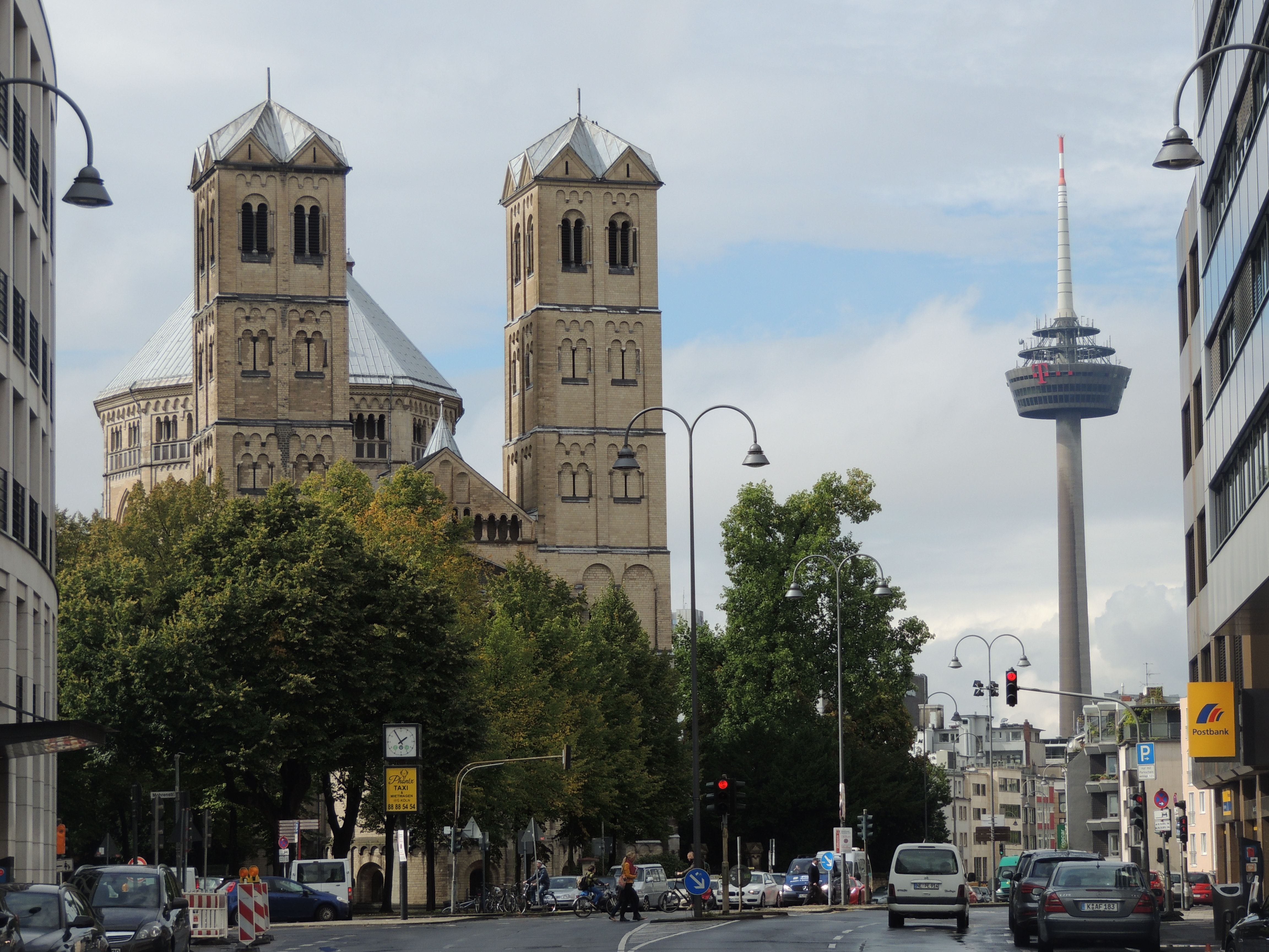 Calles en Colonia y su esencia vibrante entre historia y modernidad