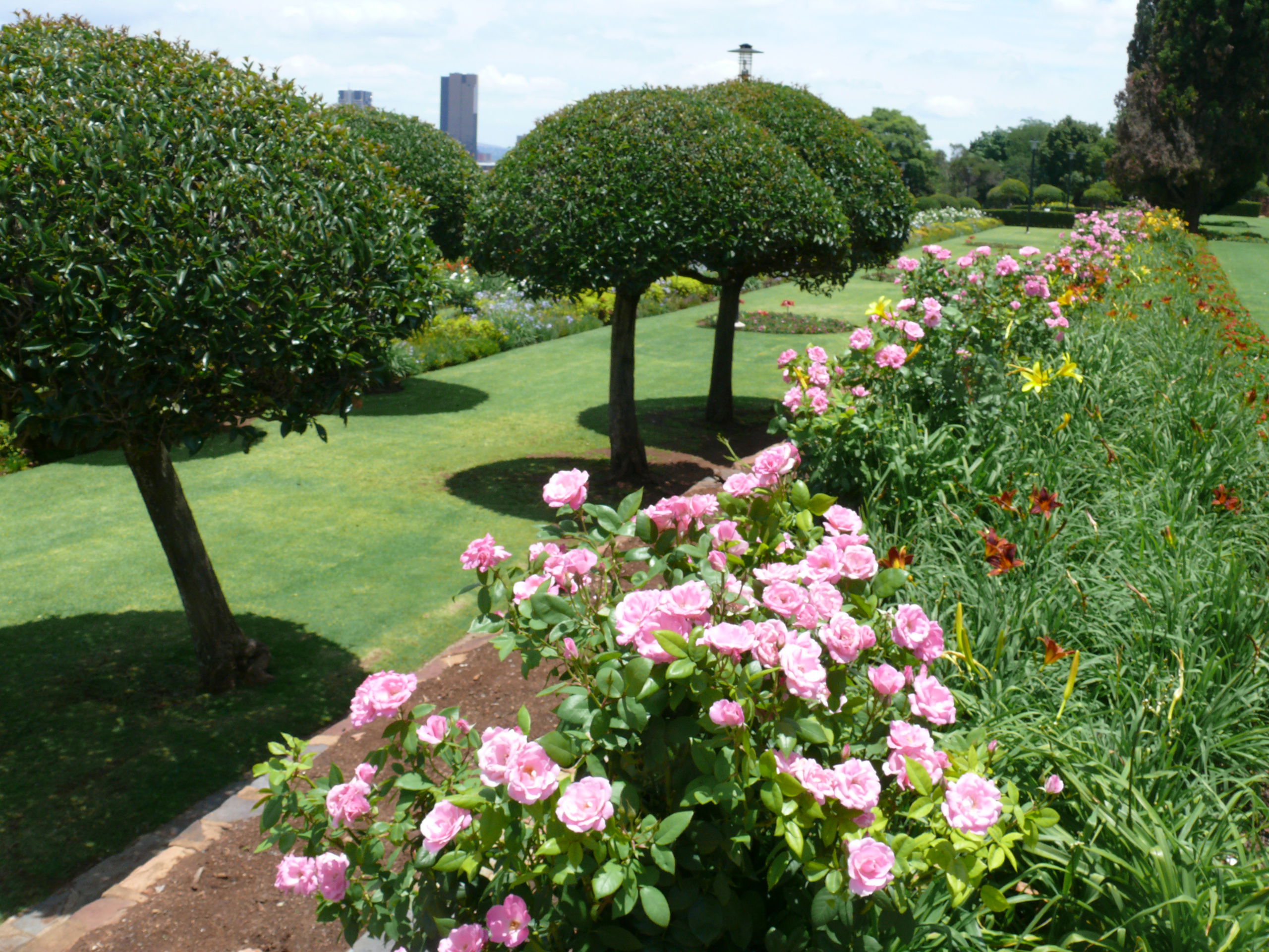 Jardines exteriores union buildings, por Héctor mibauldeblogs.com