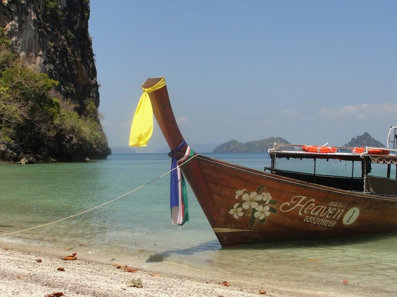 Paseo de barco en Maya Bay, por Fernanda C. de Souza