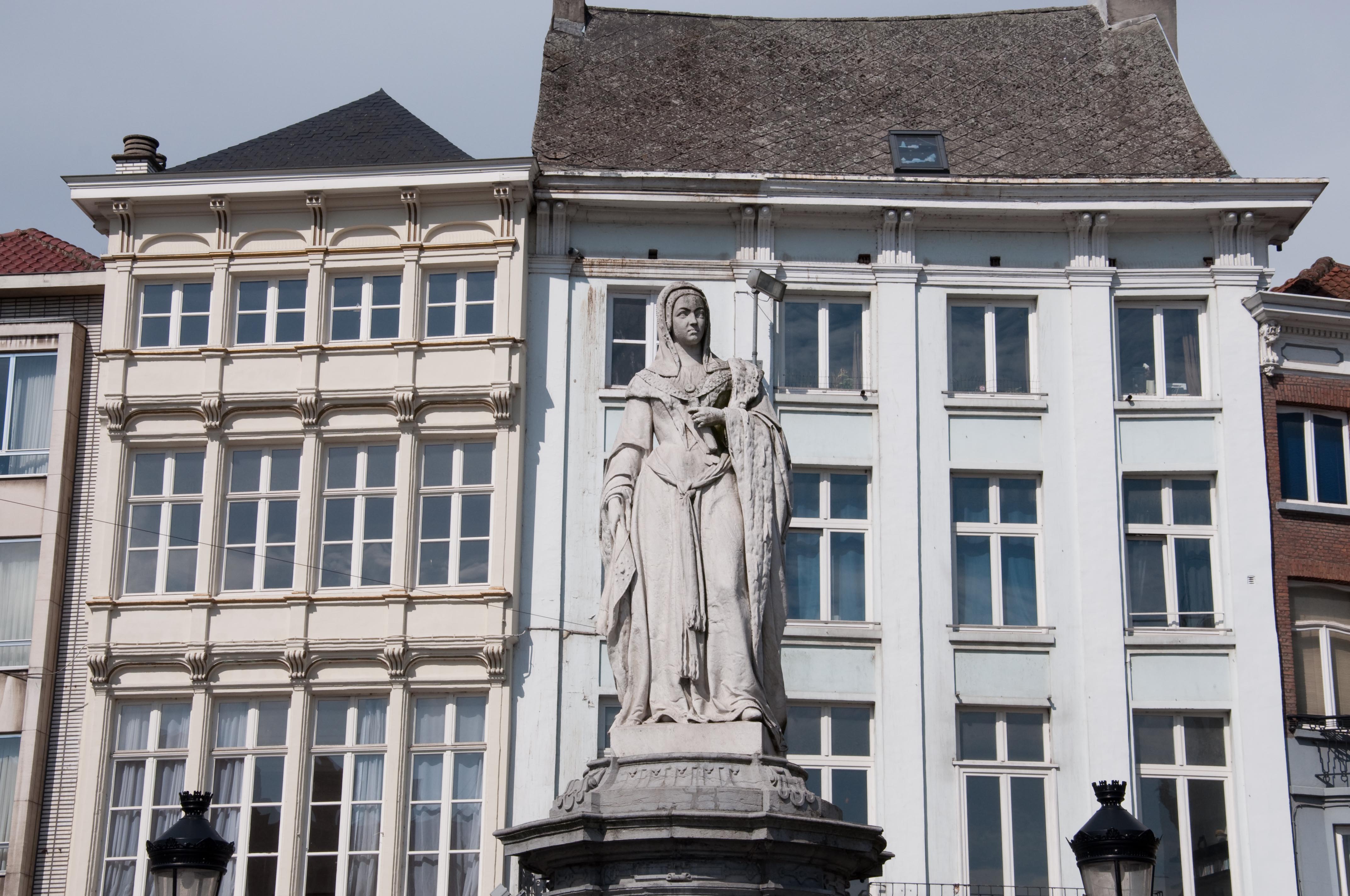 Estatua de Margarita de Austria, por Pedro Jareño