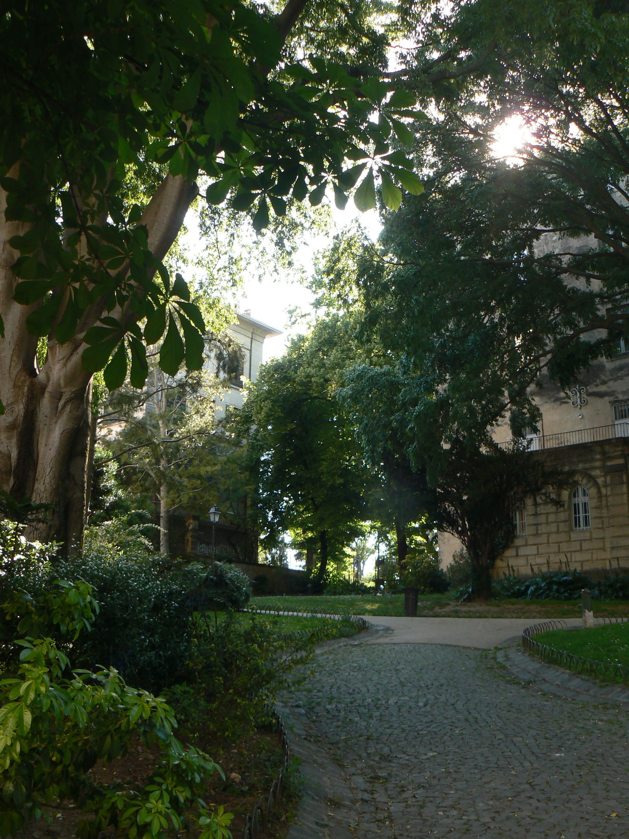 Square de la tour des pins, por Adeline B
