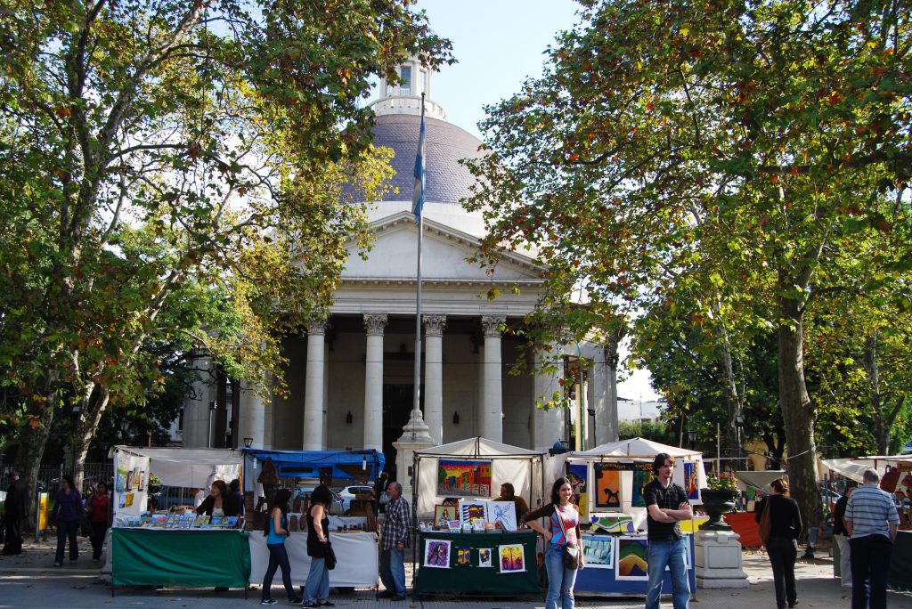 Mercadillo de la Plaza Juramento, por SerViajera
