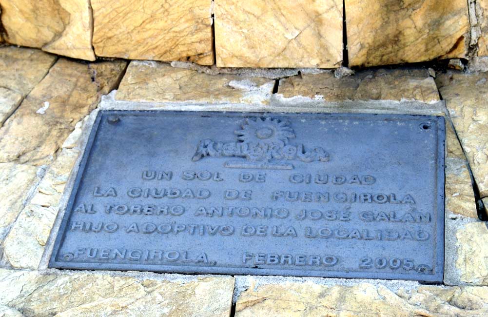 Estatua al torero Antonio José Galán, por Marilo Marb