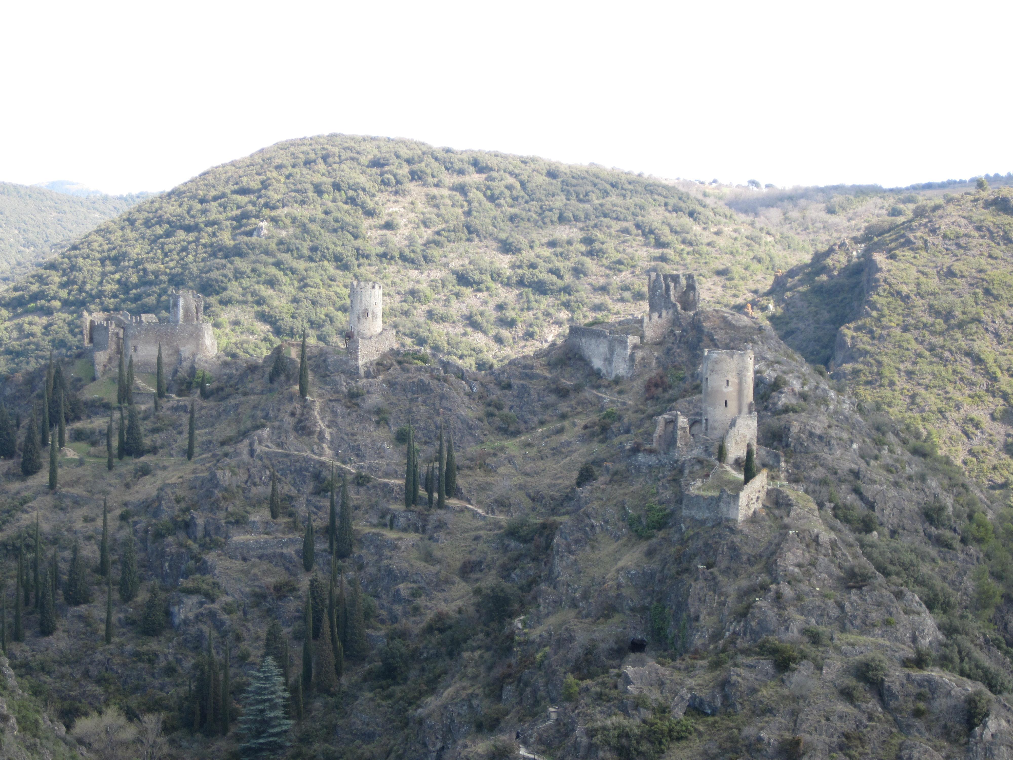 Castillo de Lastours, por Ricardo Sabal Aliaga