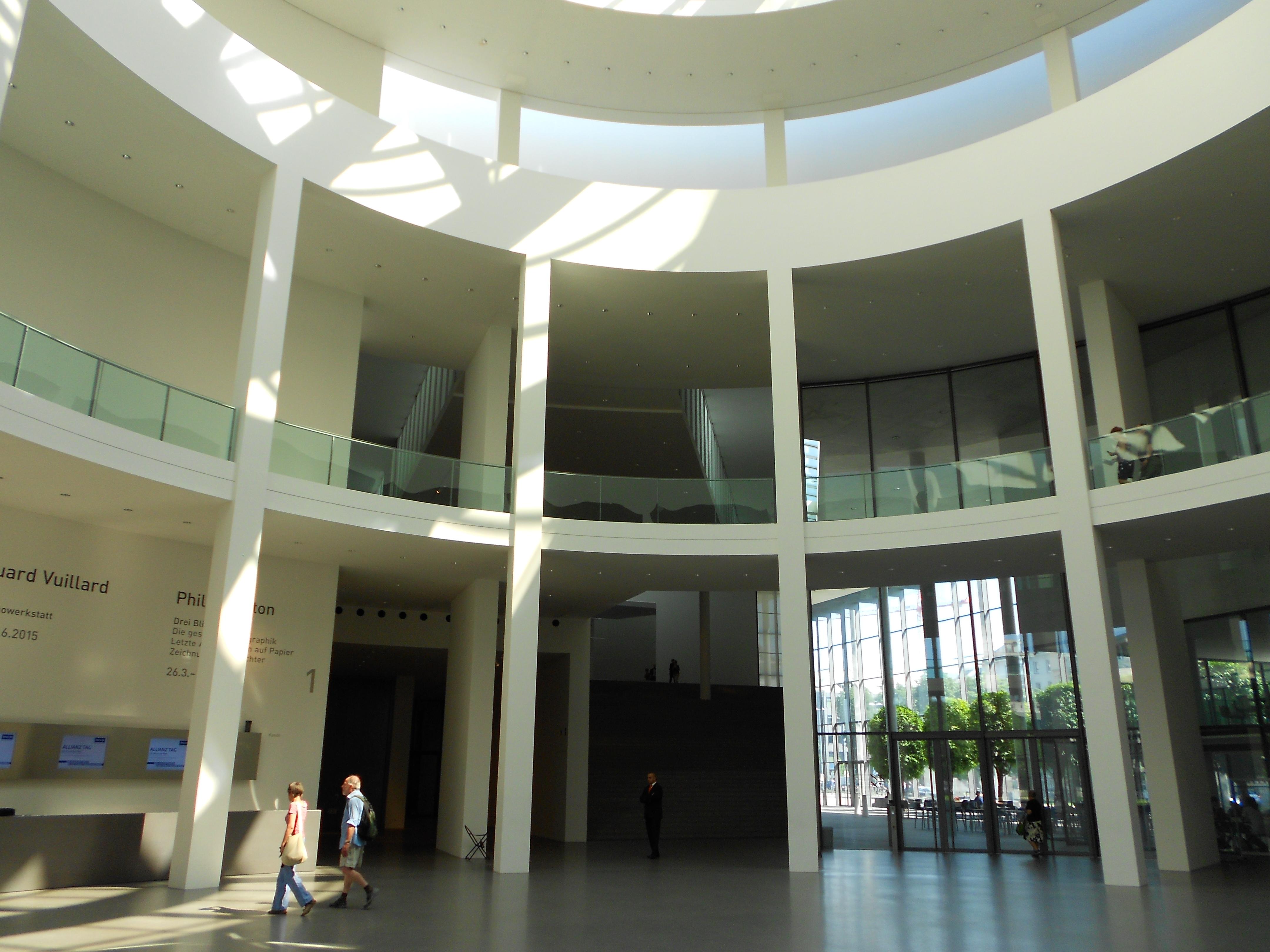 Museo Pinakothek der moderne, por Ciro