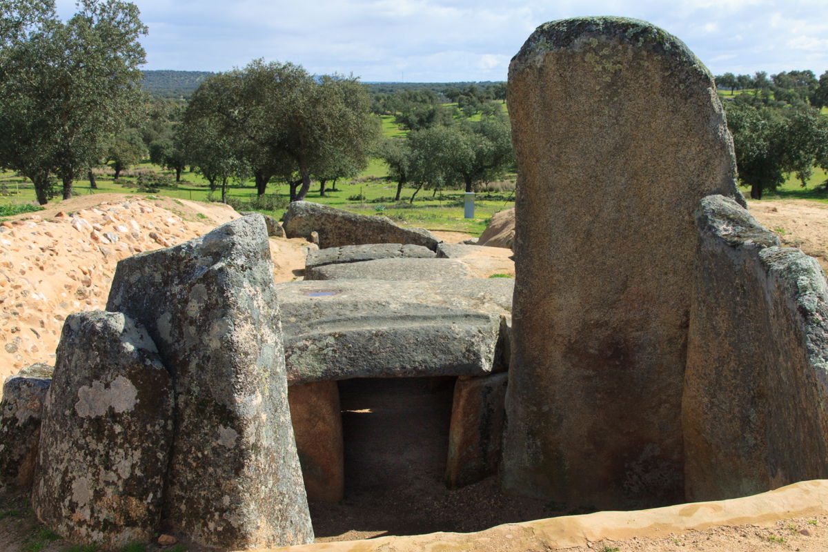 El Dolmen de Lácara, por Compartodromo