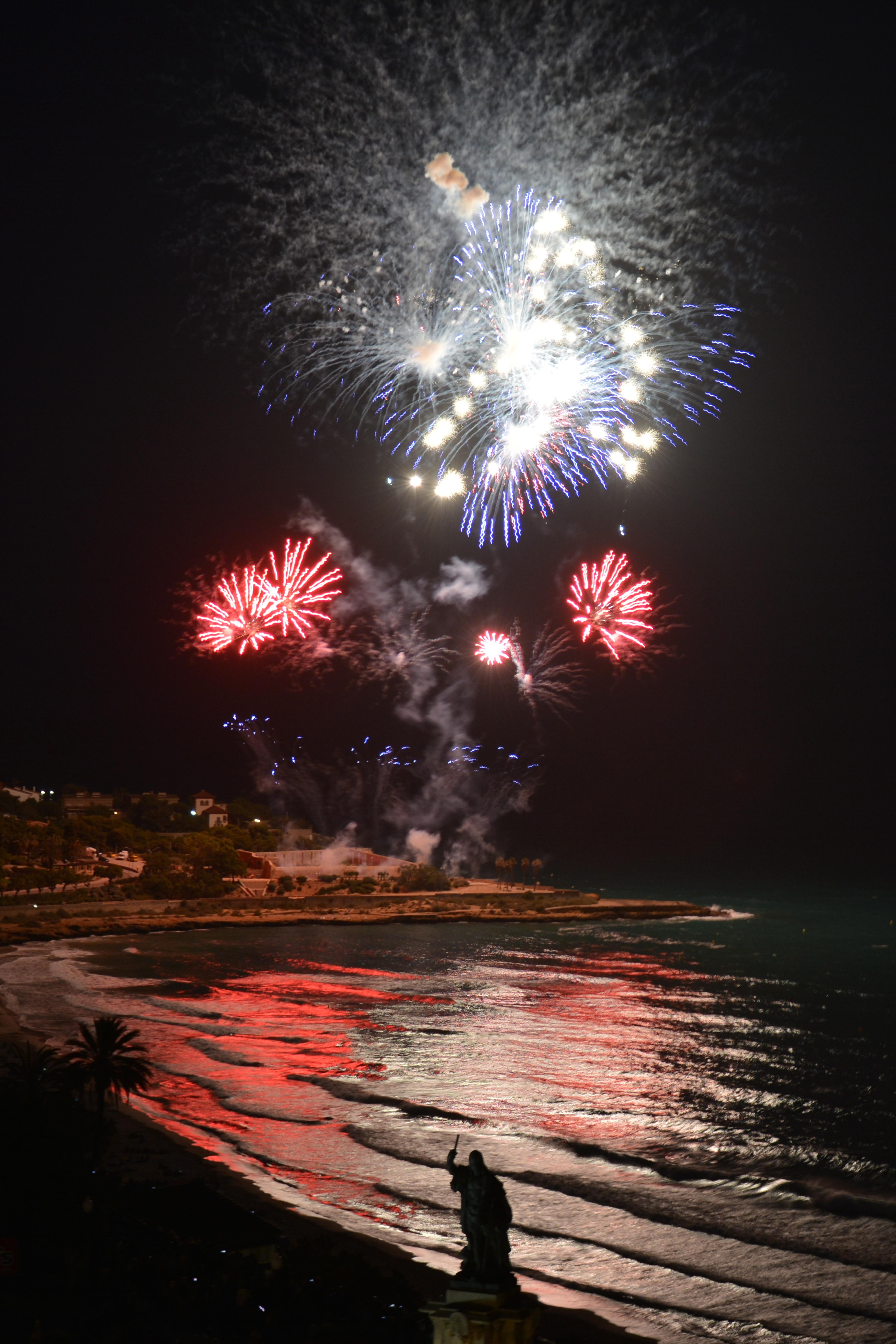 Fiestas en Costa Dorada: celebra la magia de sus tradiciones y eventos