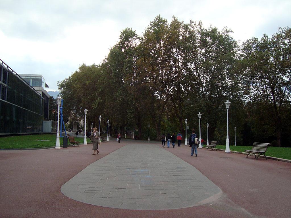 Fuente Homenaje al Dr. Aureliano Valle y Tellaeche, por Marta Pilar