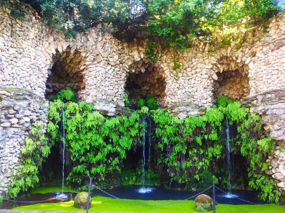 Giovanni Guerra, A Fountain in a Grotto