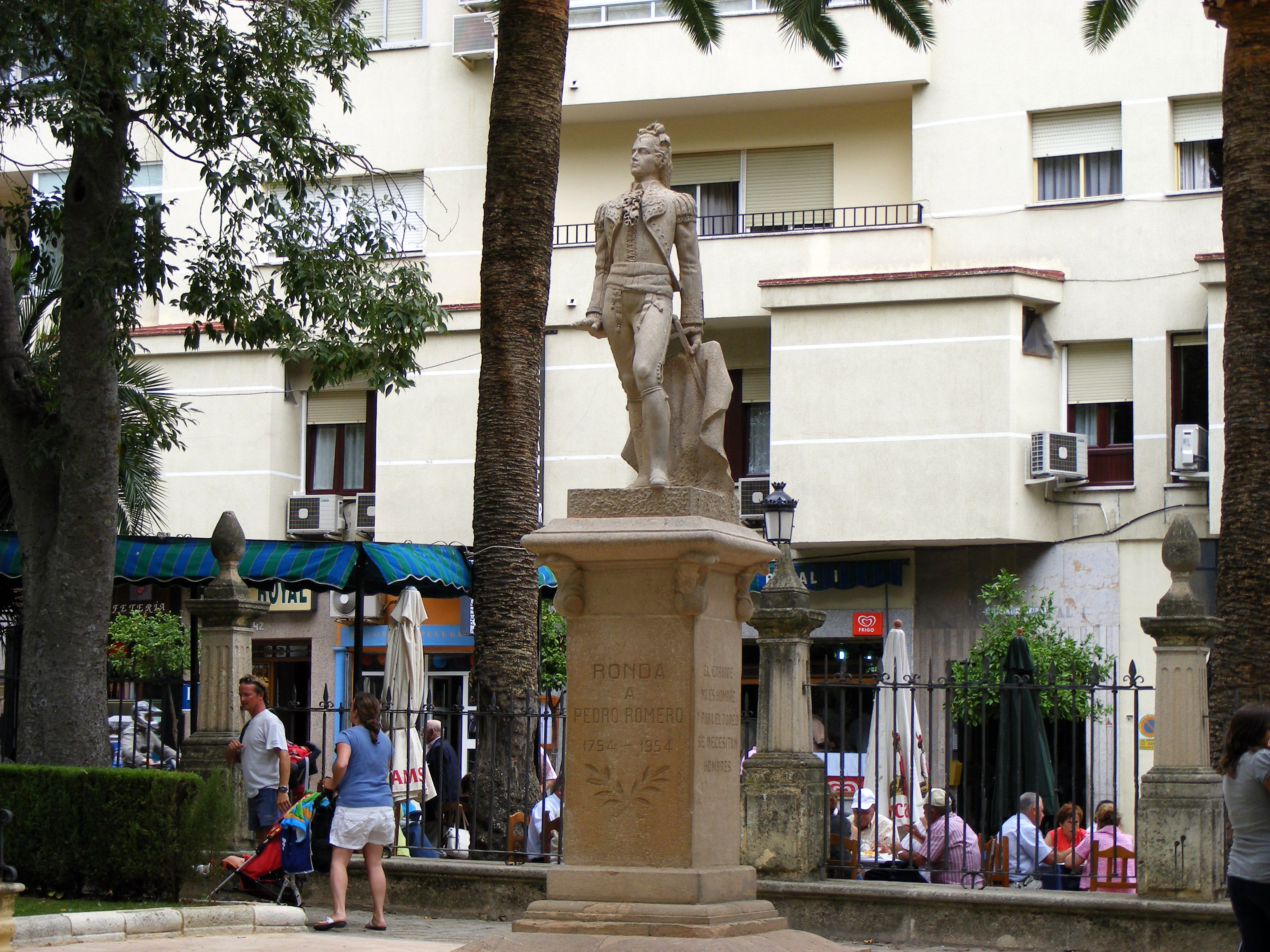 Estatua de Pedro Romero (Alameda del Tajo), por Olga