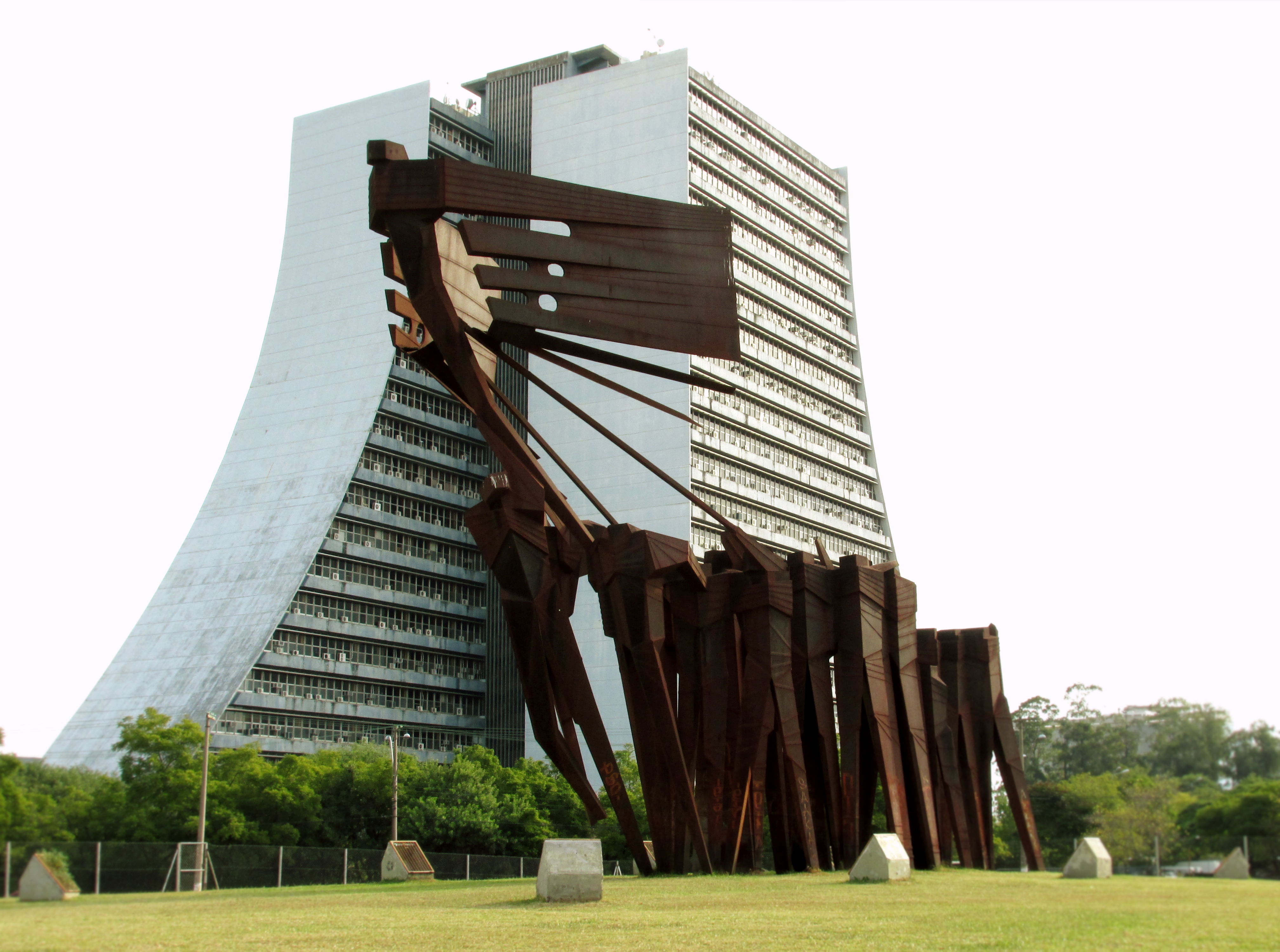 Monumento a los Azoreños, por Adalcir Bar