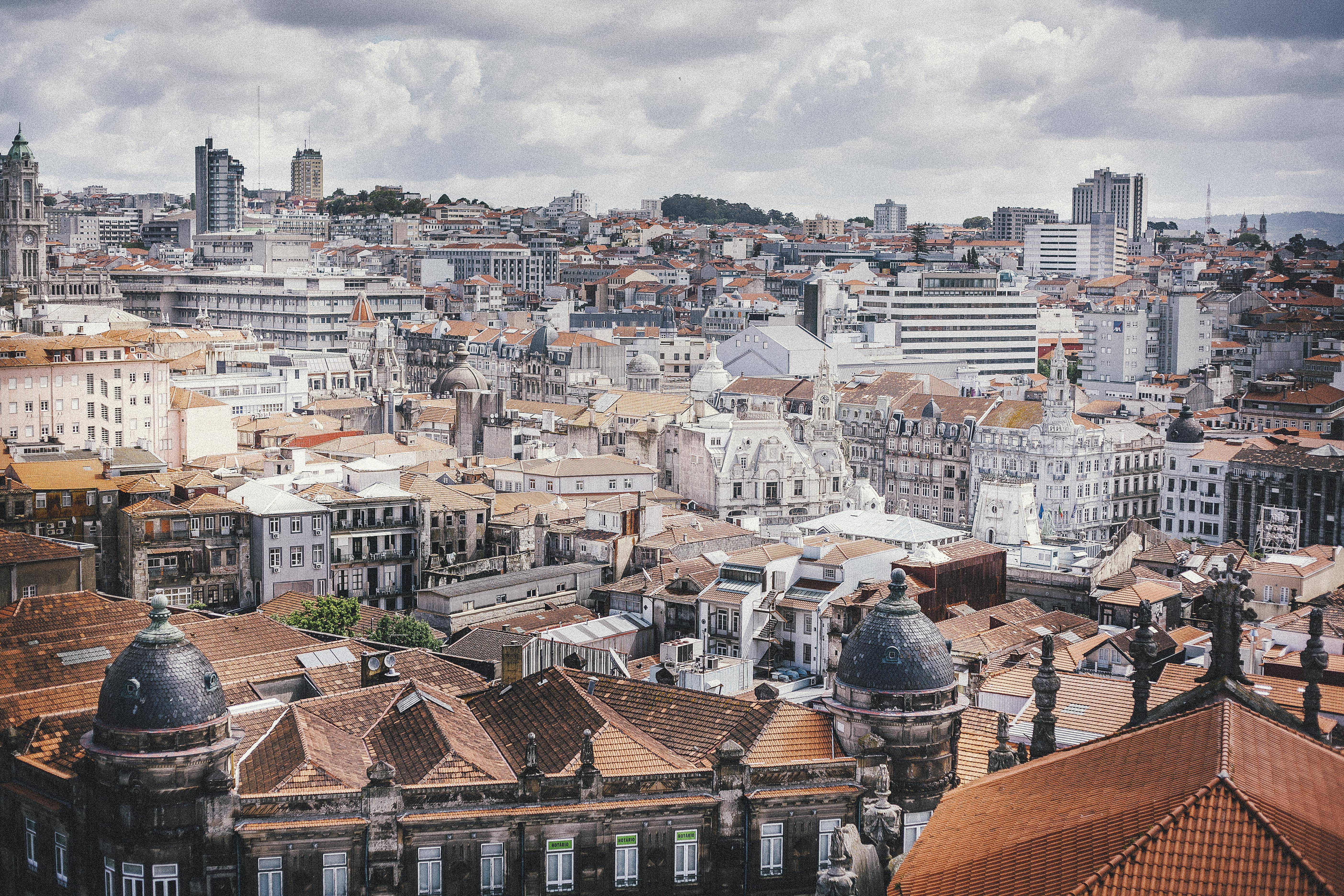 Descubre los fascinantes monumentos históricos de Oporto que no te puedes perder