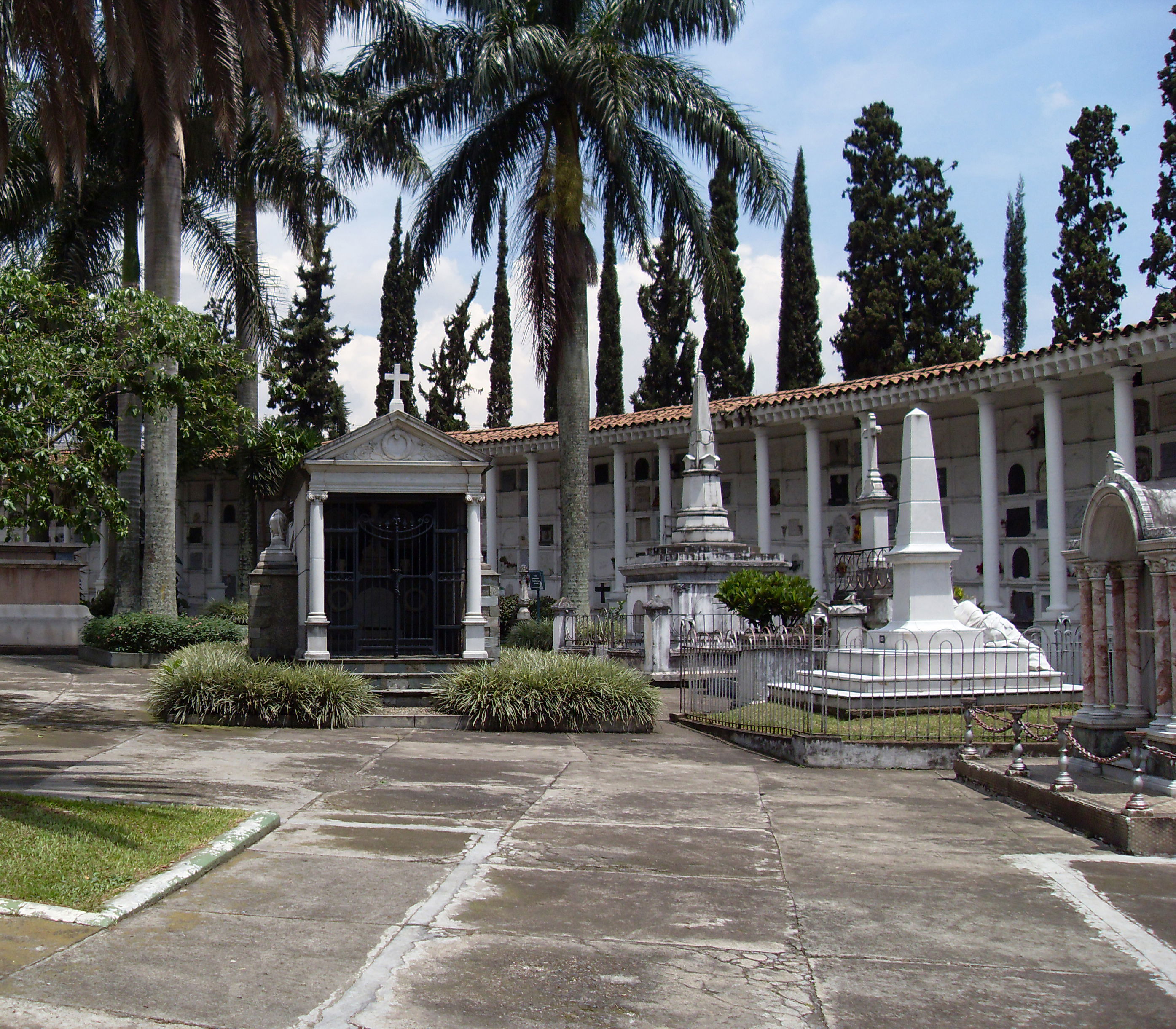 Cementerio Museo San Pedro, por estivenloco