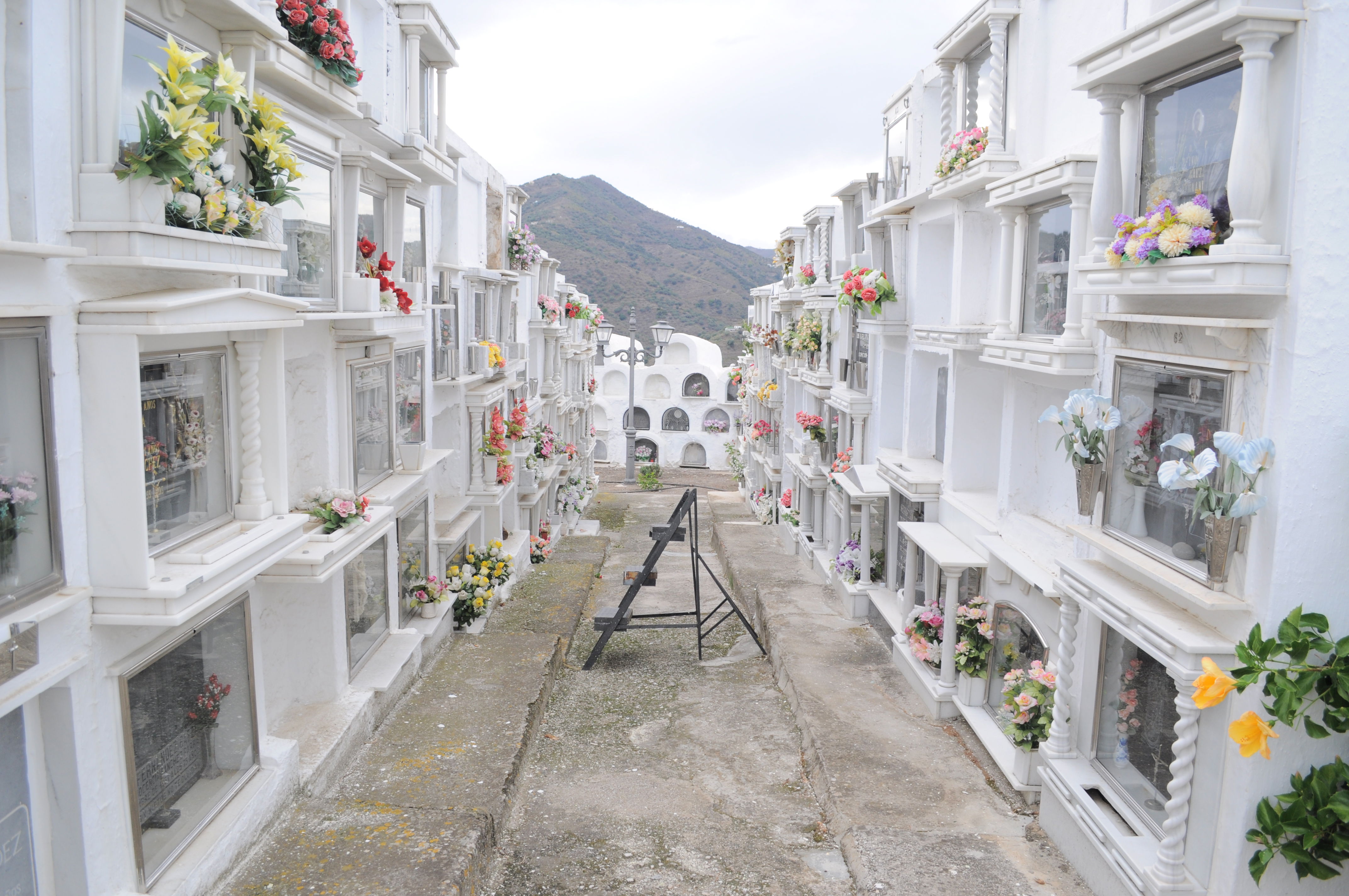 Cementerios en Málaga: un viaje por la historia y el misterio