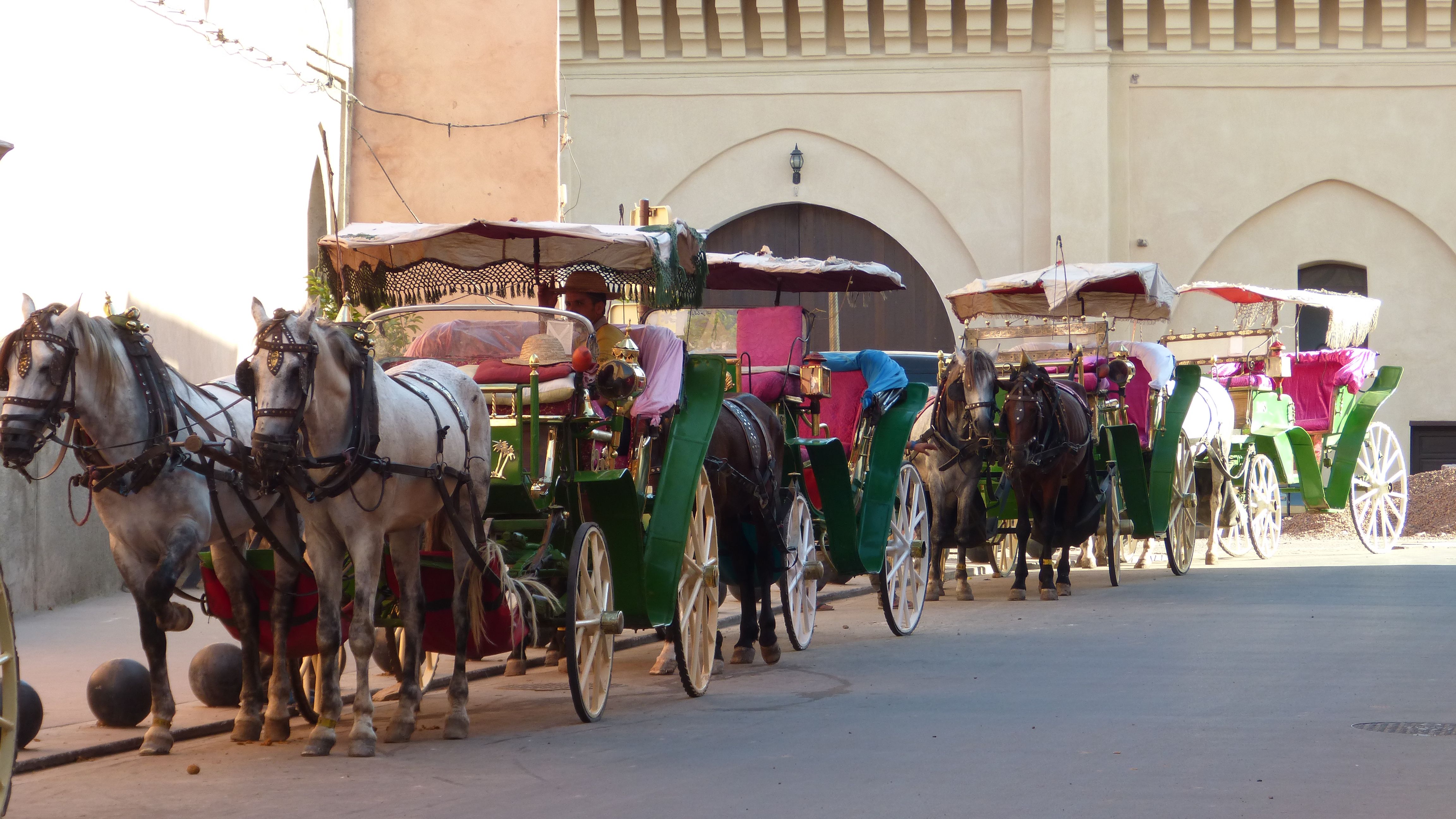 Calles de Marrakech que deslumbran y sorprenden a cada paso