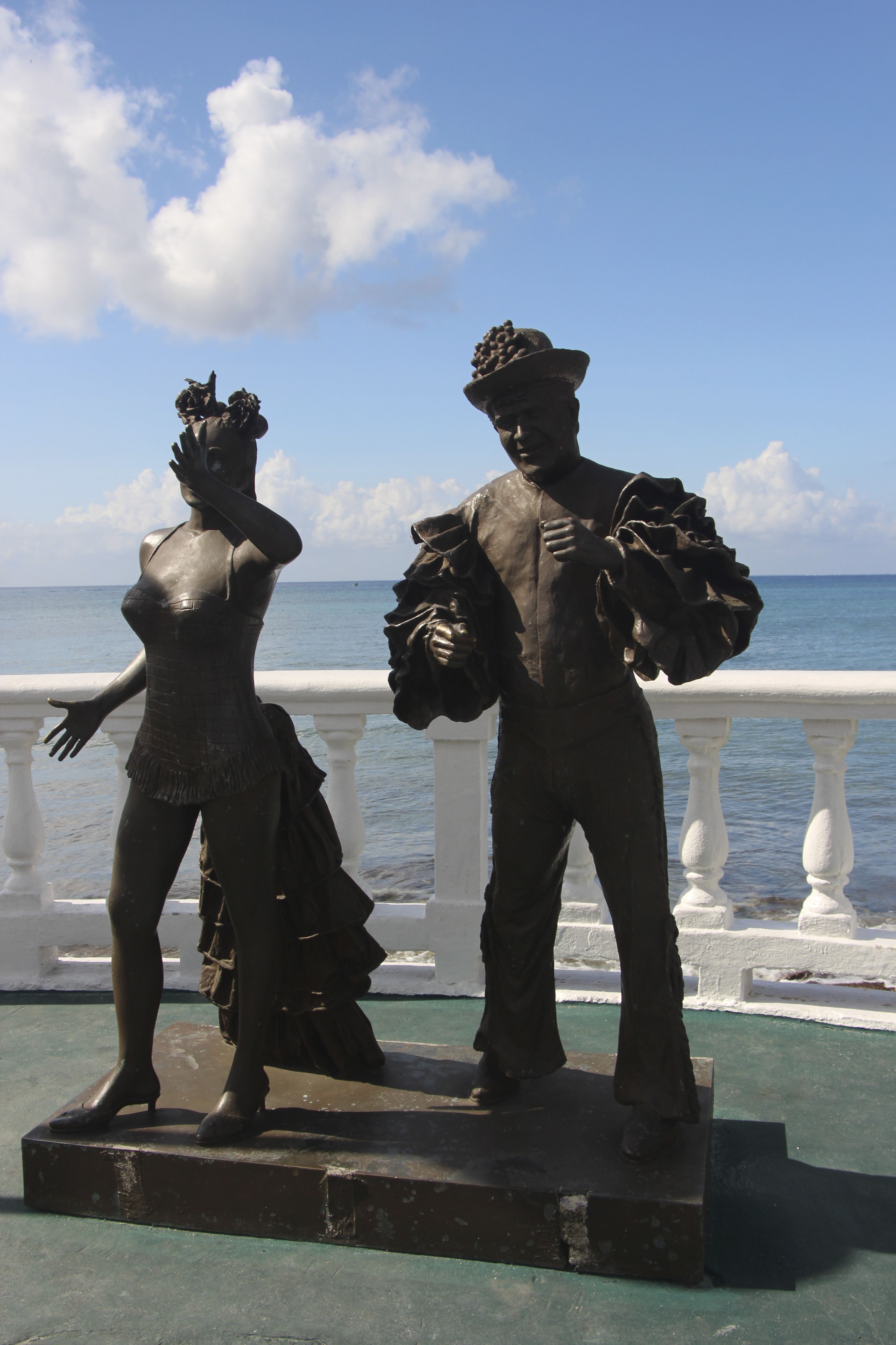 Monumento a los Carnavaleros en Cozumel: 2 opiniones y 5 fotos