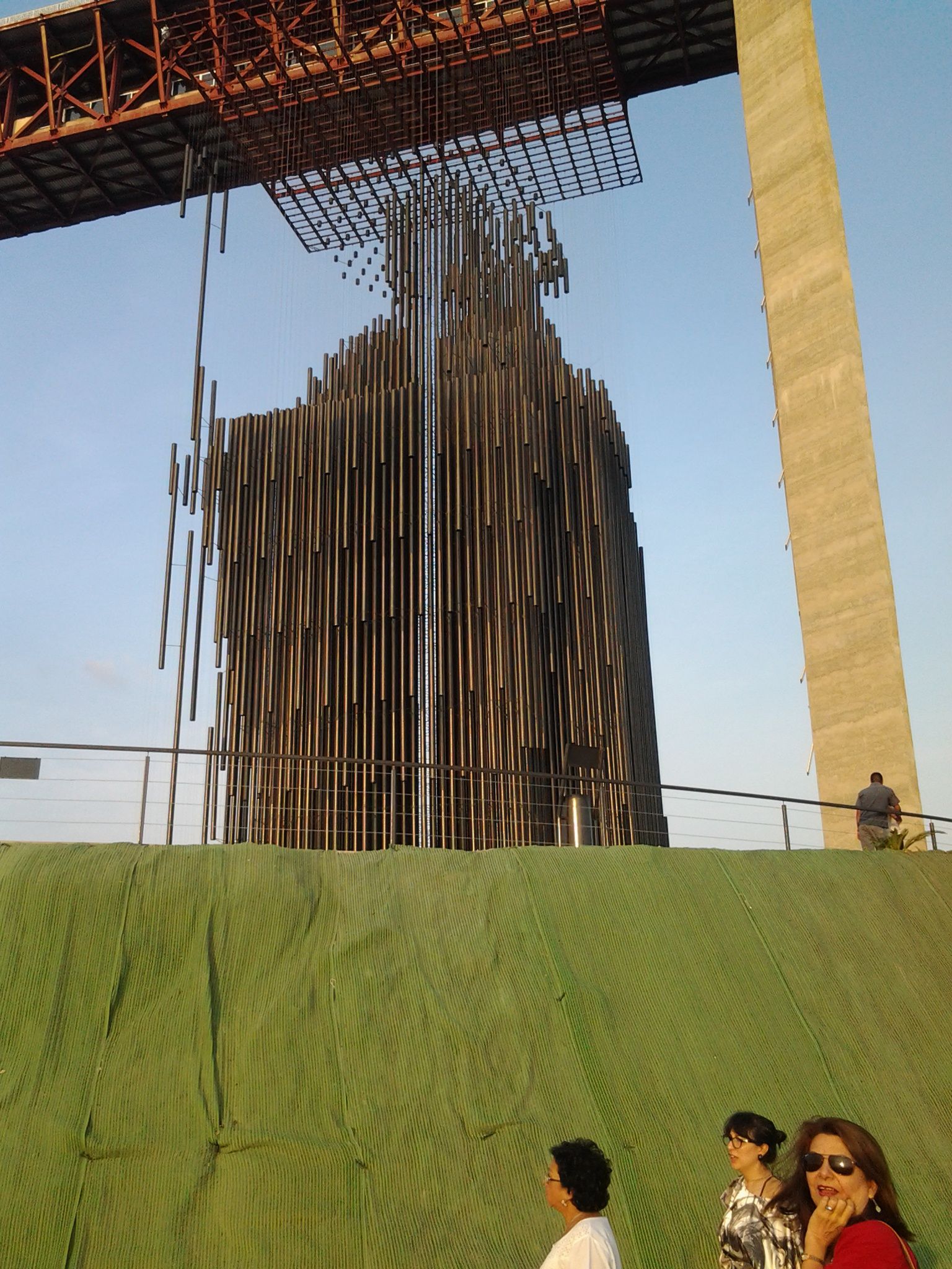 Monumento Manto de María Divina Pastora, por Erika Paz