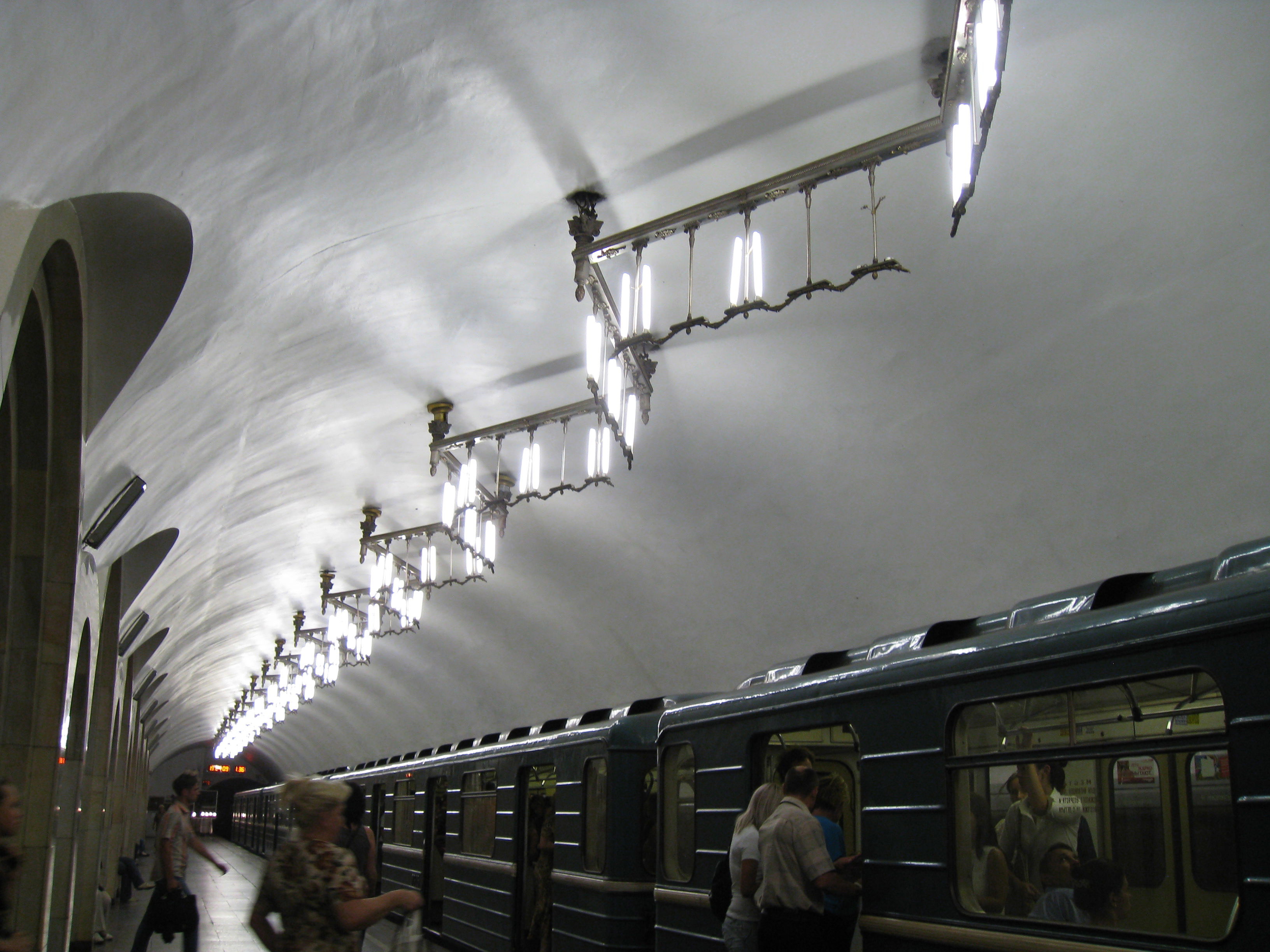 Estacion de metro Dobryninskaya, por Las sandalias de Ulises