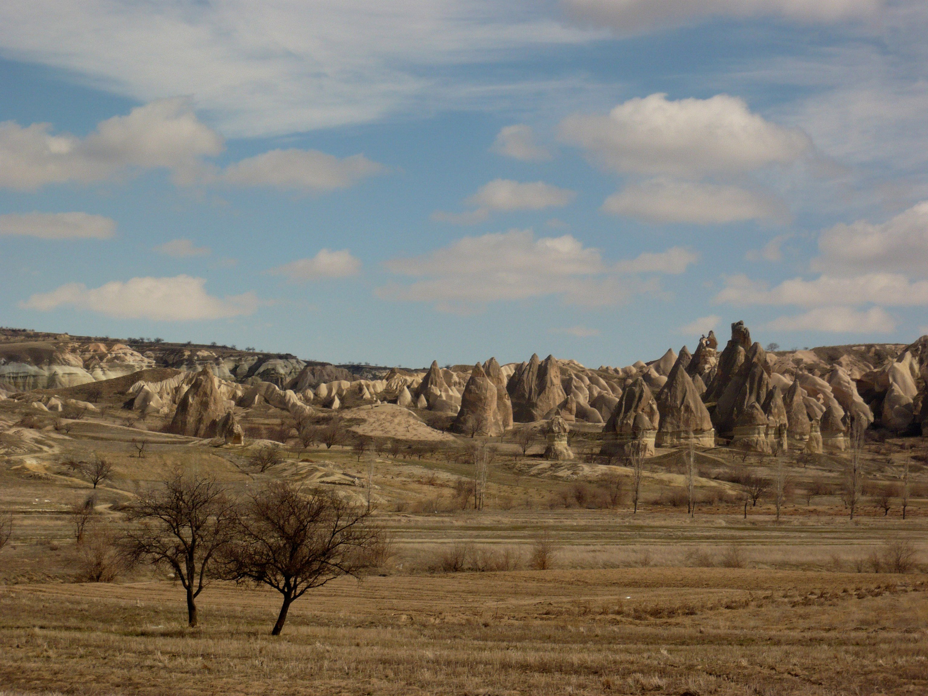 Carretera de Göreme a Çavusin, por lamaga