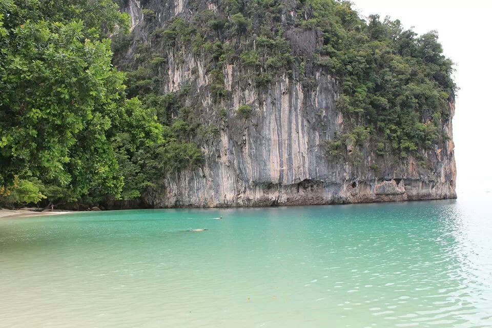 Hong island, por lucia gallego santana