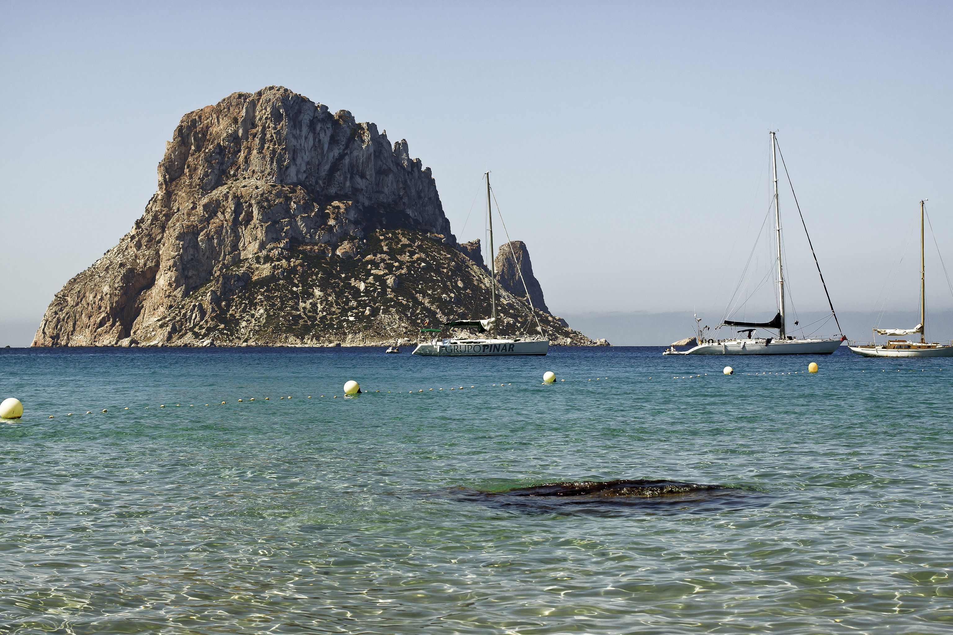 Islas de Ibiza y sus encantos: descubre la belleza del paraíso mediterráneo