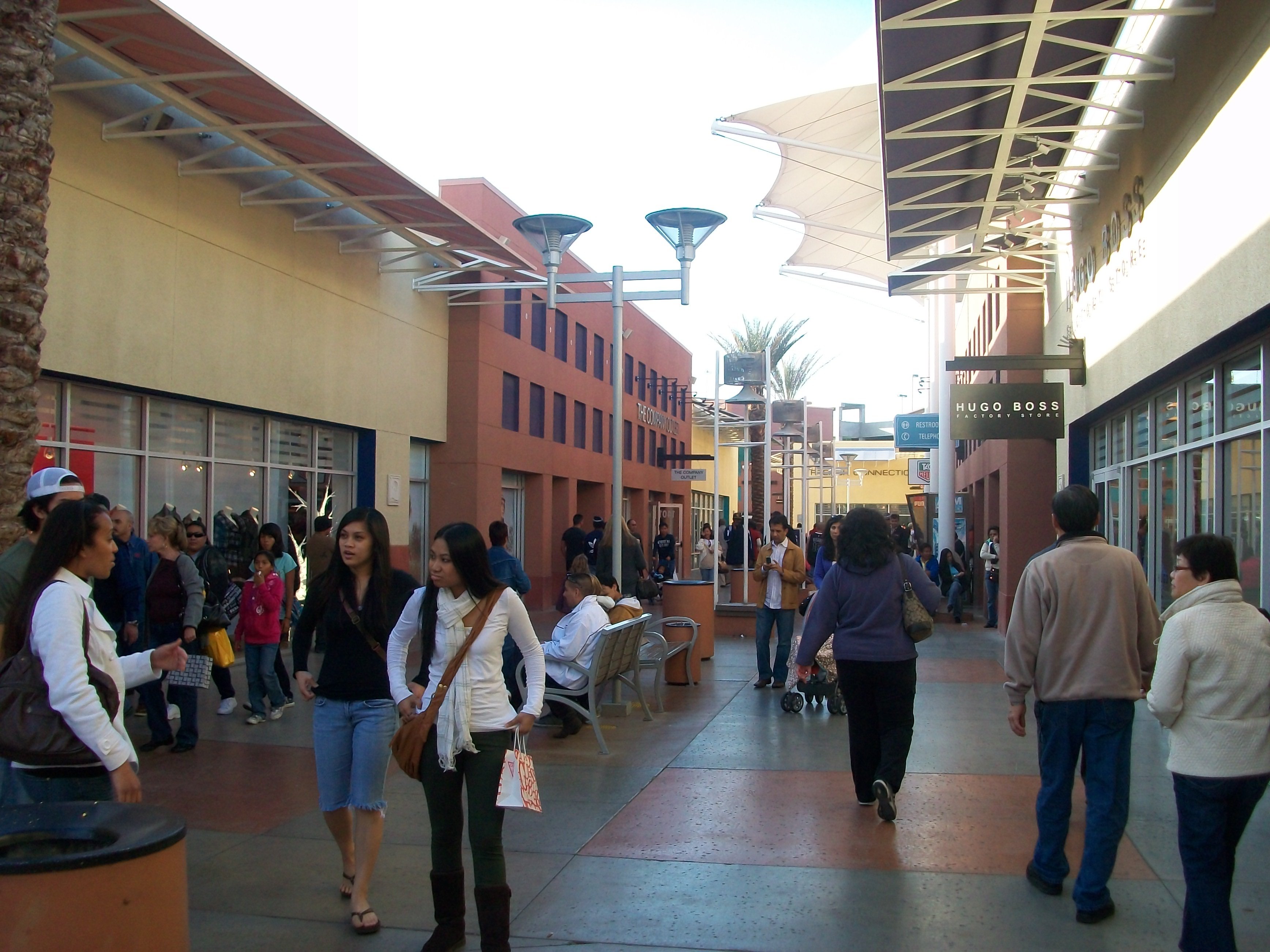 All you need to know about Las Vegas North Premium Outlets walking