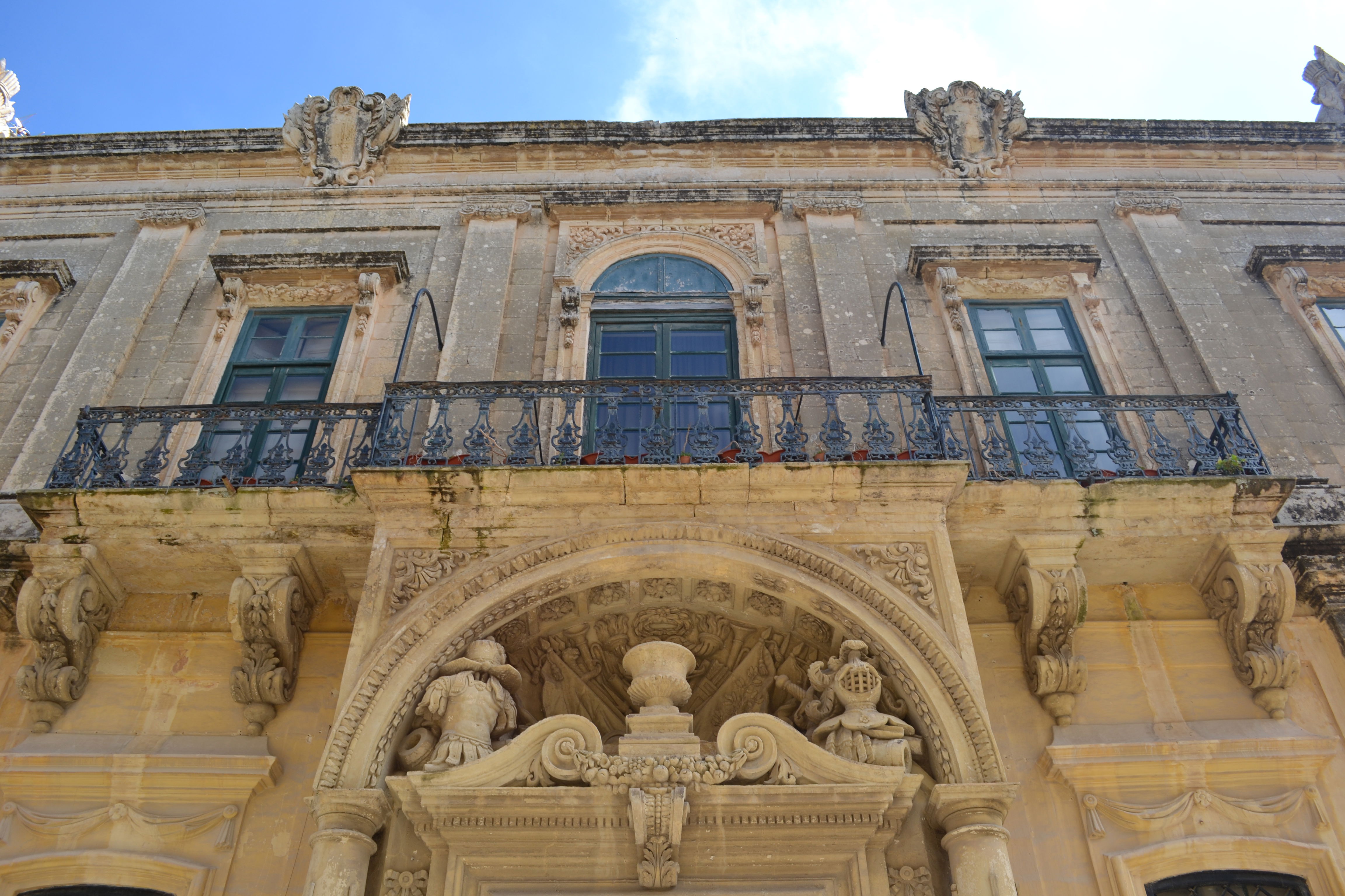 Calles de Malta que evocan historia y encanto en cada esquina