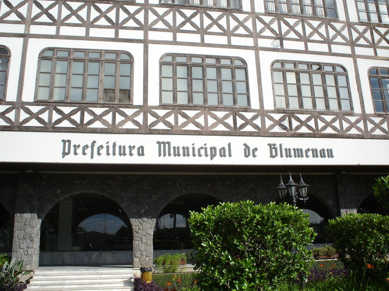 Prefeitura Municipal de Blumenau, por Cacilda Amaral