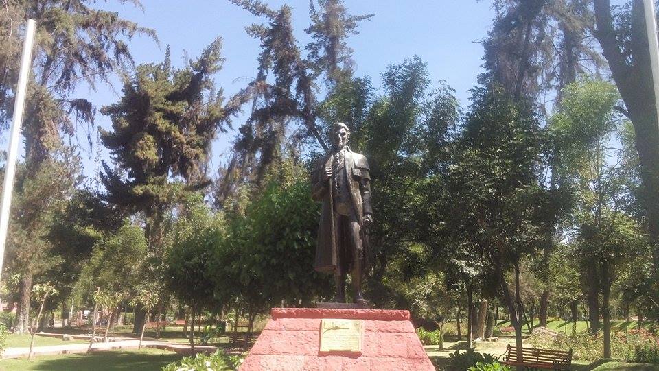 Monumento a Juan Pablo Vizcardo y Gúzman, por César - Mochilero