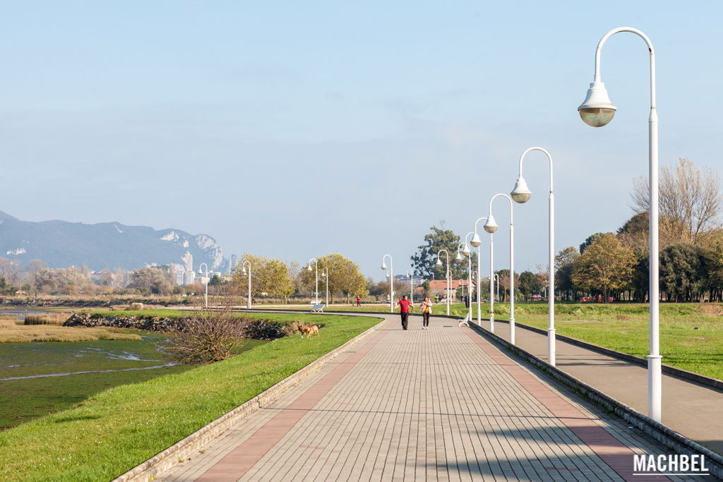 Paseo Marítimo de Colindres, por Víctor Gómez - machbel