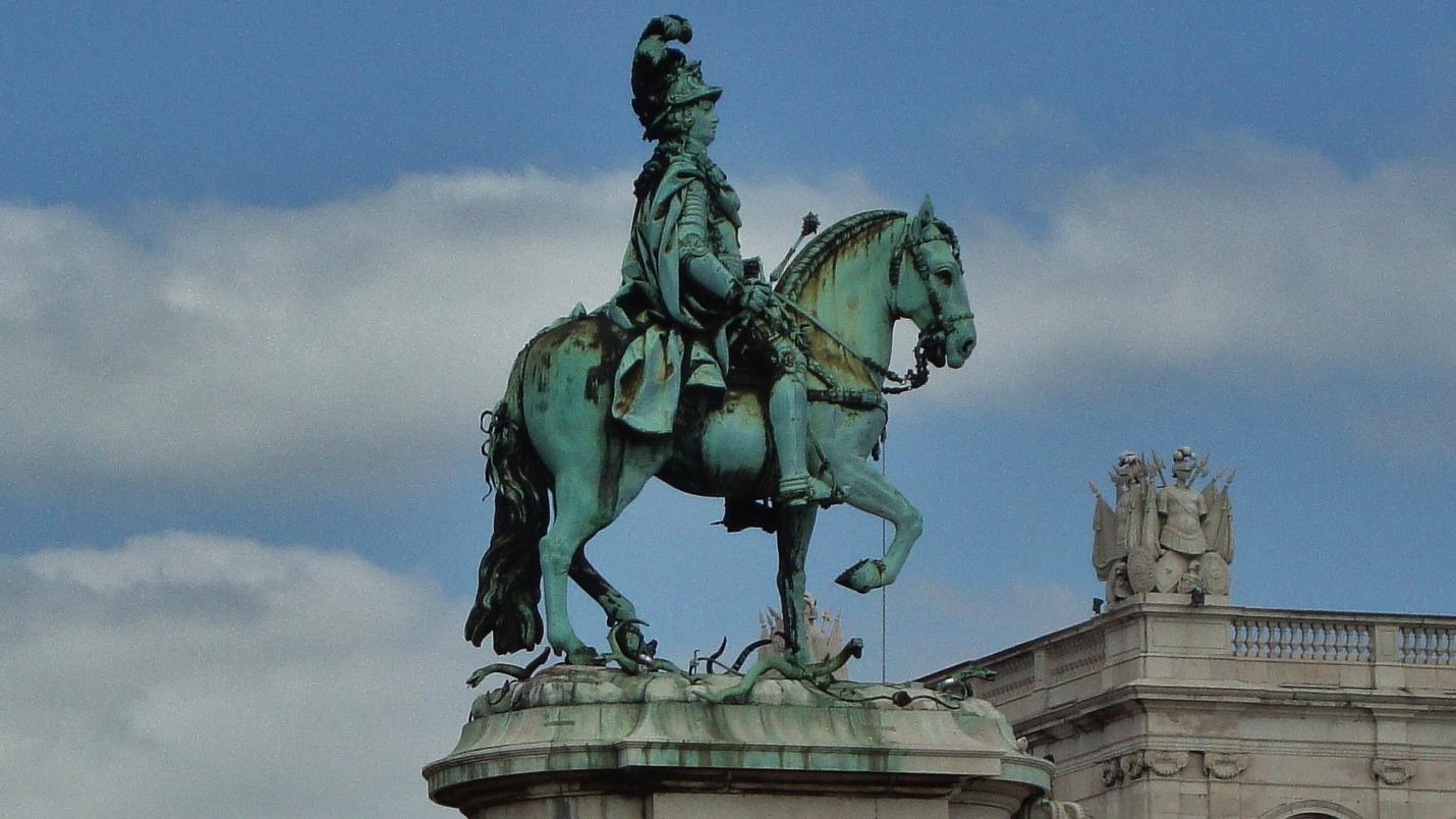 Estatua de la Plaza del Comercio, por Helena Compadre