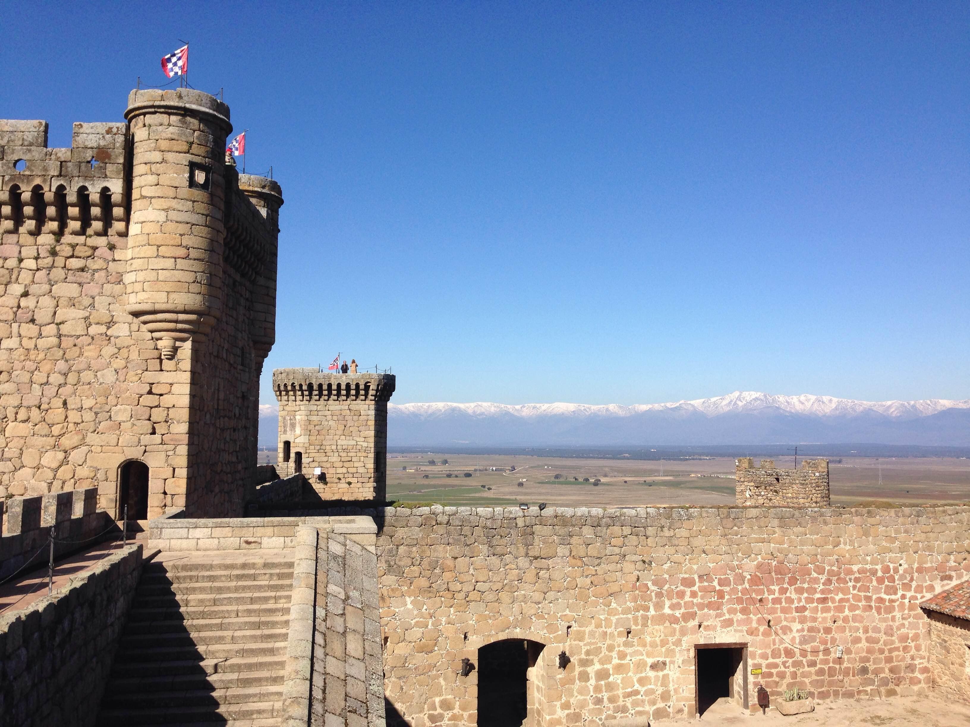 Explora los monumentos históricos de Oropesa y su legado cultural