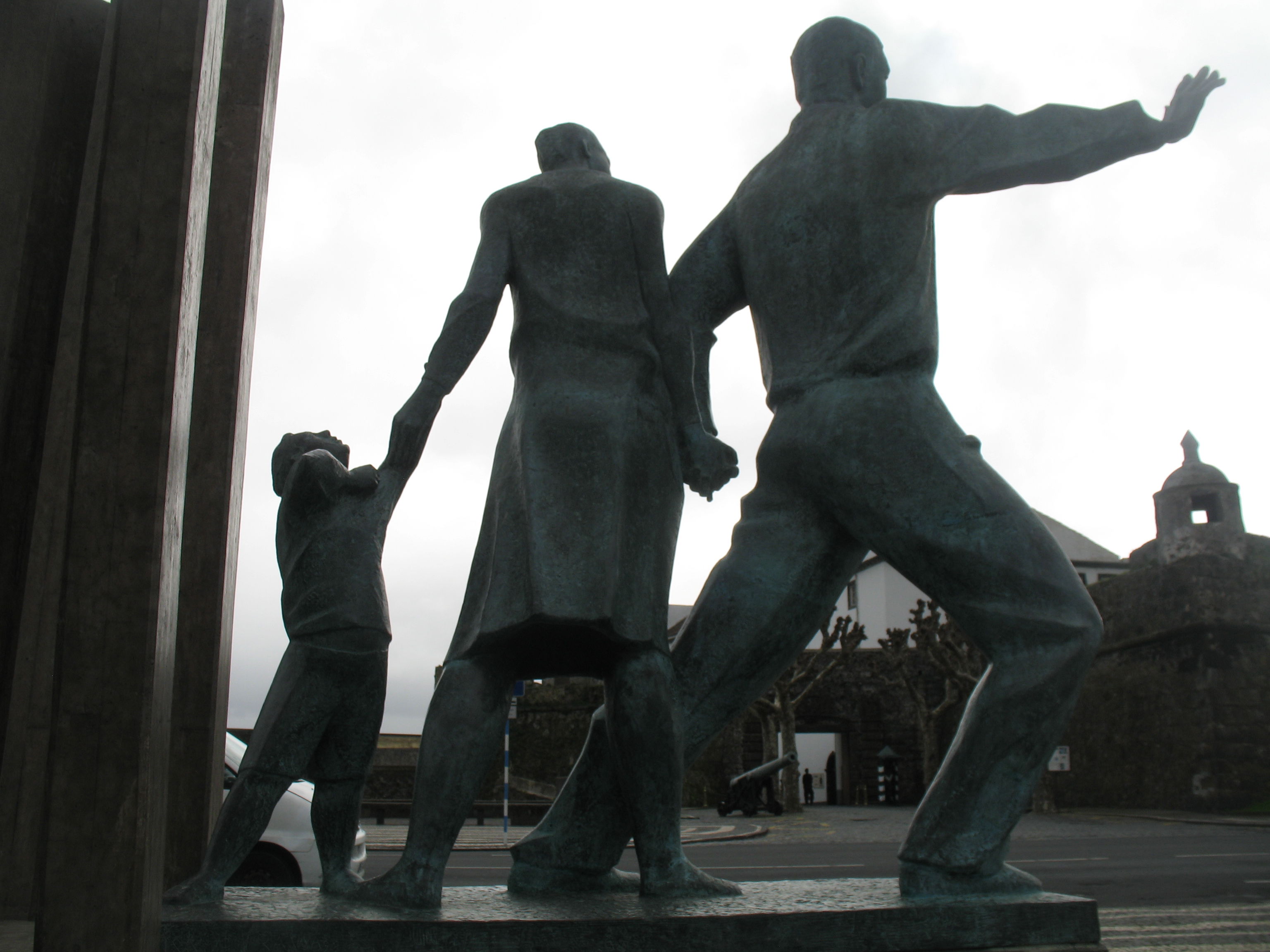 Monumento al Emigrante, por miguel a. cartagena