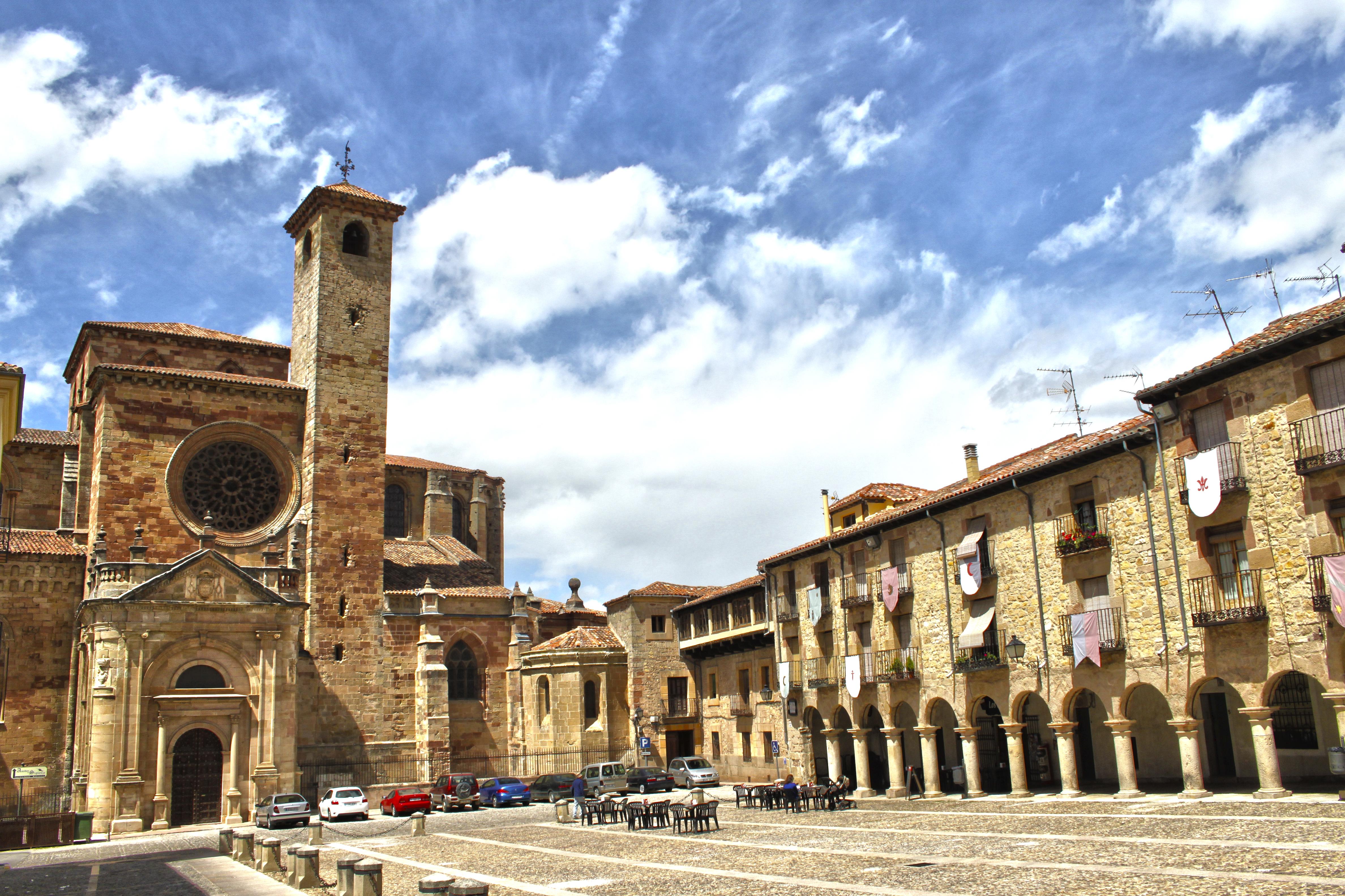 Plazas de Castilla La Mancha que te sorprenderán por su encanto