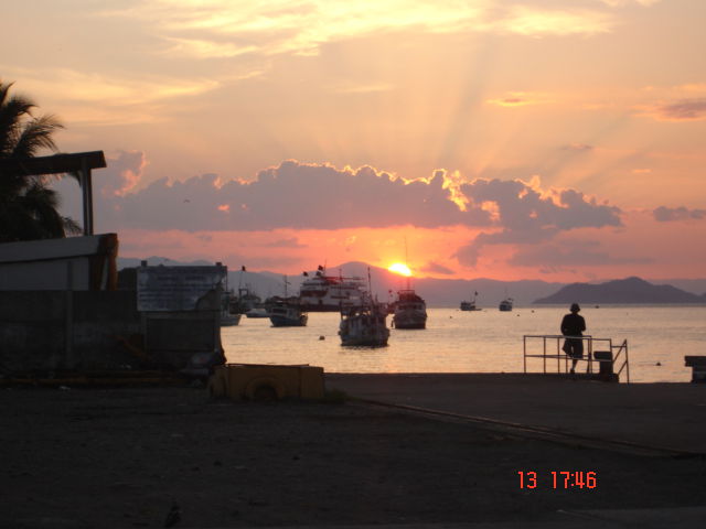 Estero de Puntarenas, por Sandi