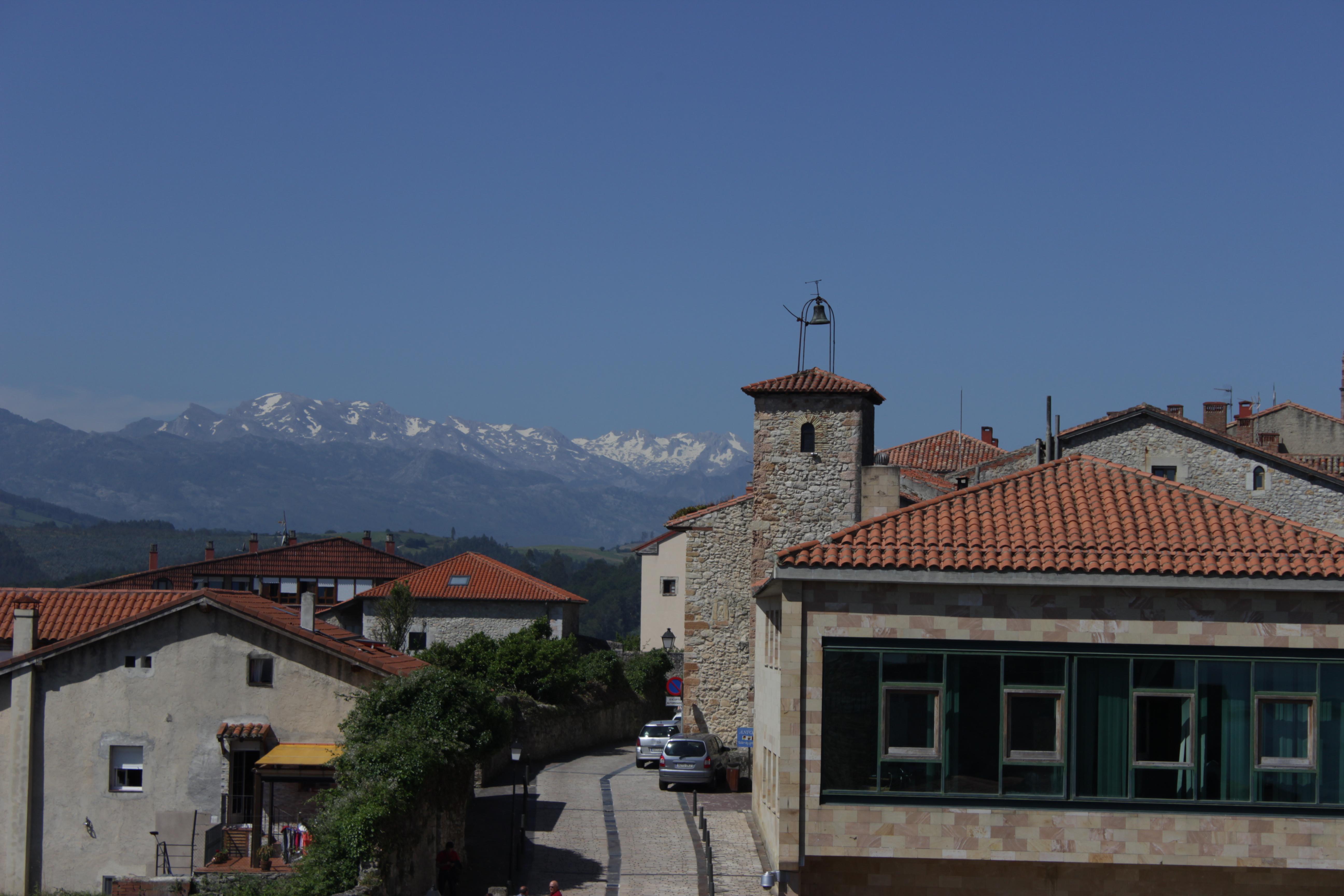 Castillos de Cantabria que te transportarán a la historia y la magia