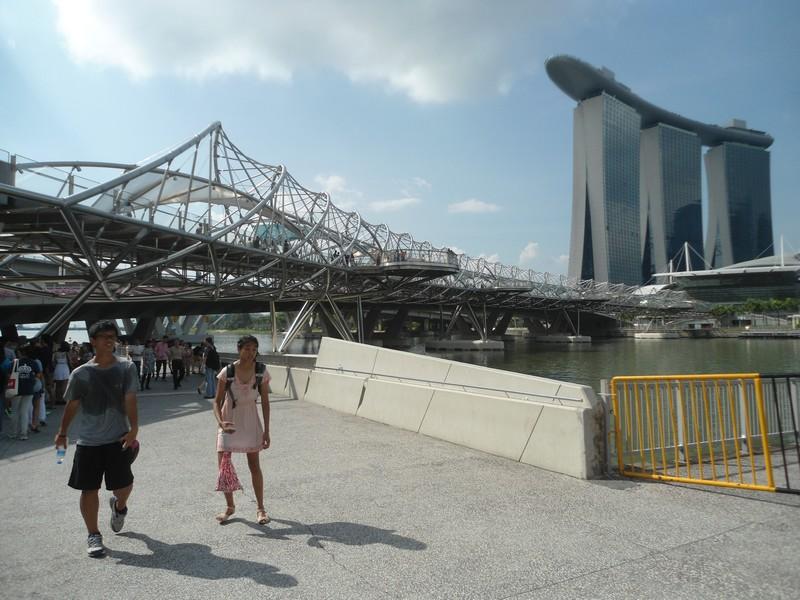 Pont métalique Double Hélix de Singapore, por Marie & Matt