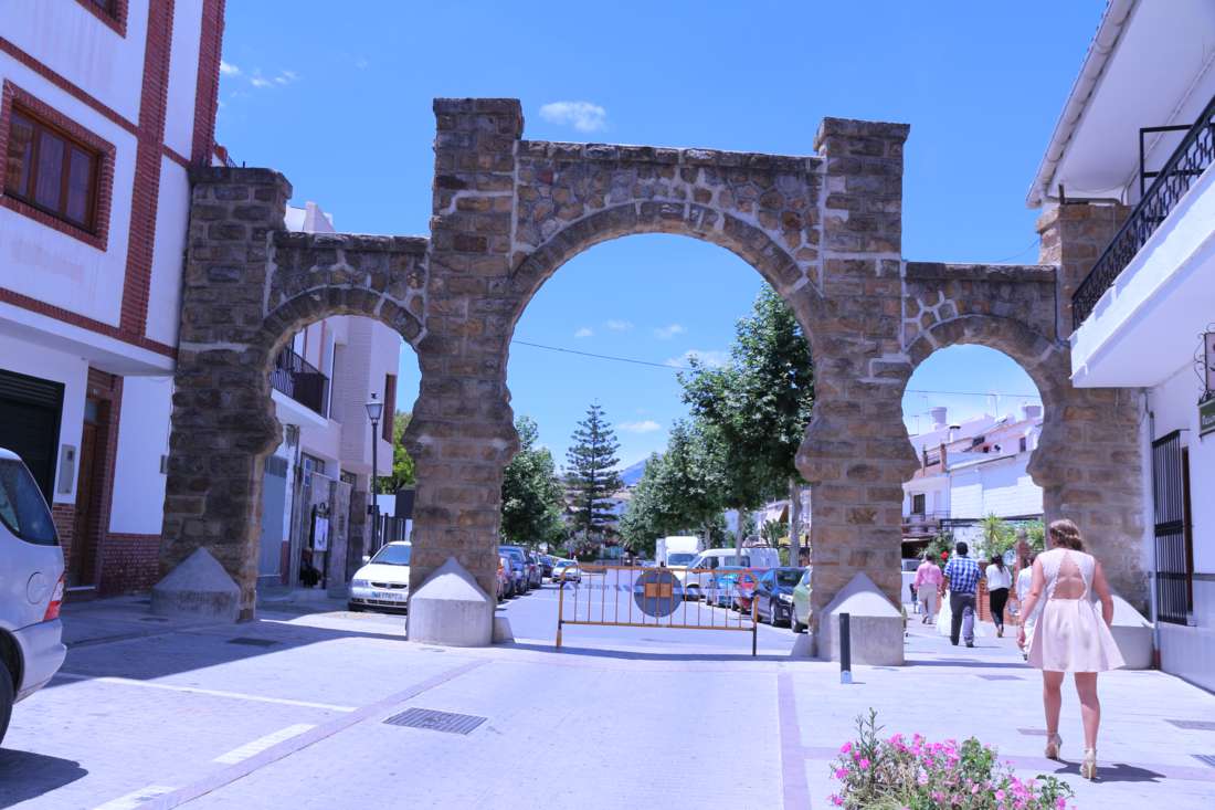 Arco de Alozaina, por Marilo Marb