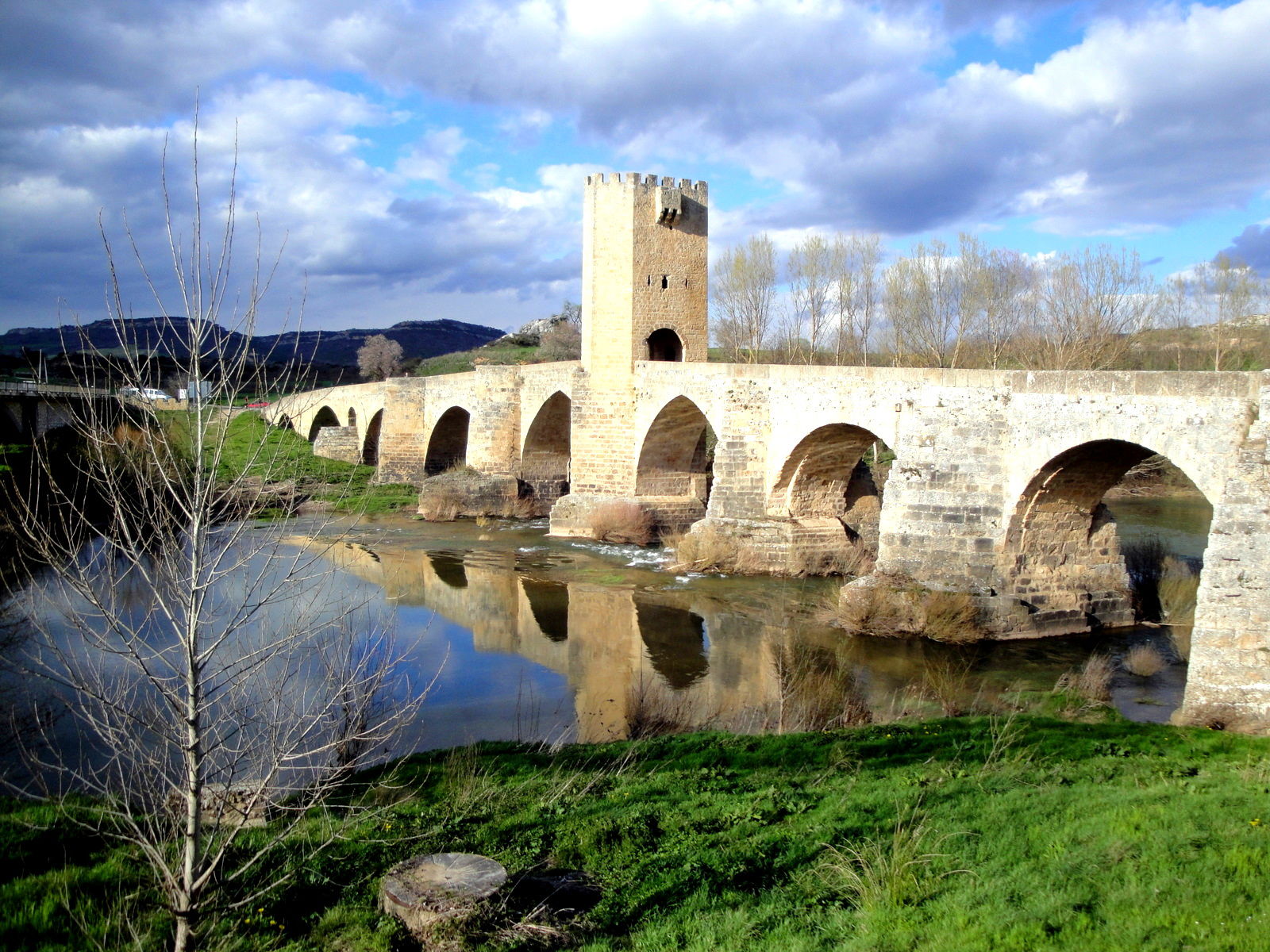 Puente medieval de Frias, por francisco del rio romero