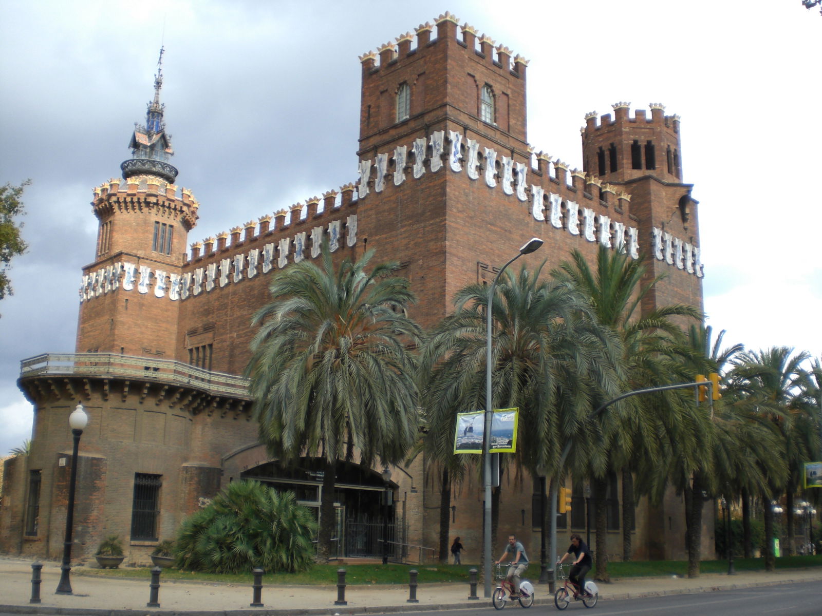 Castillo de los tres dragones, por paulinette
