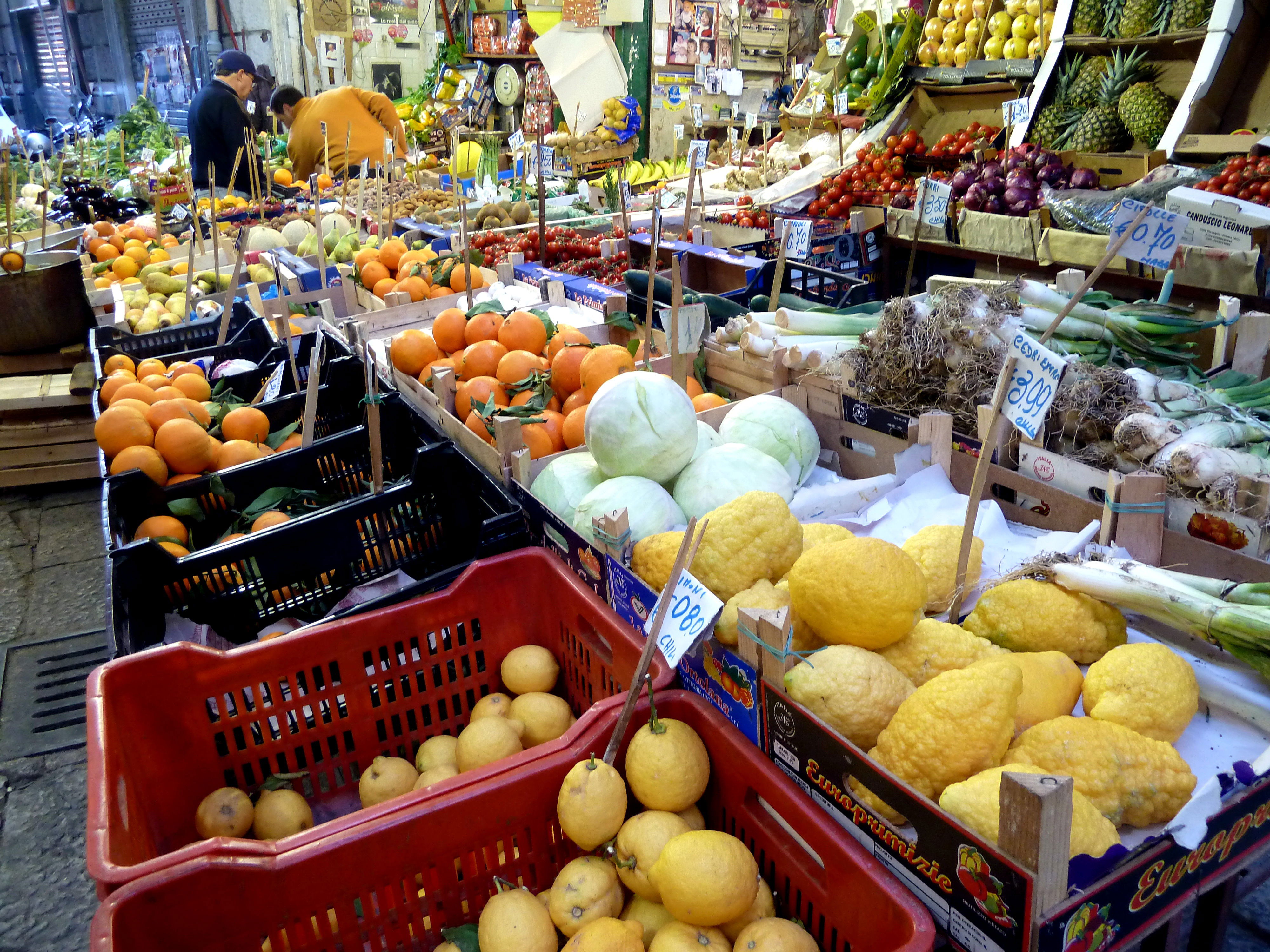 Explorando los encantos de los mercados en Palermo