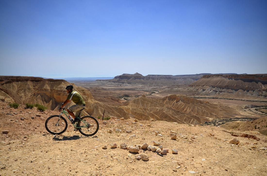 Desert cycling tour, por Miguel Egido