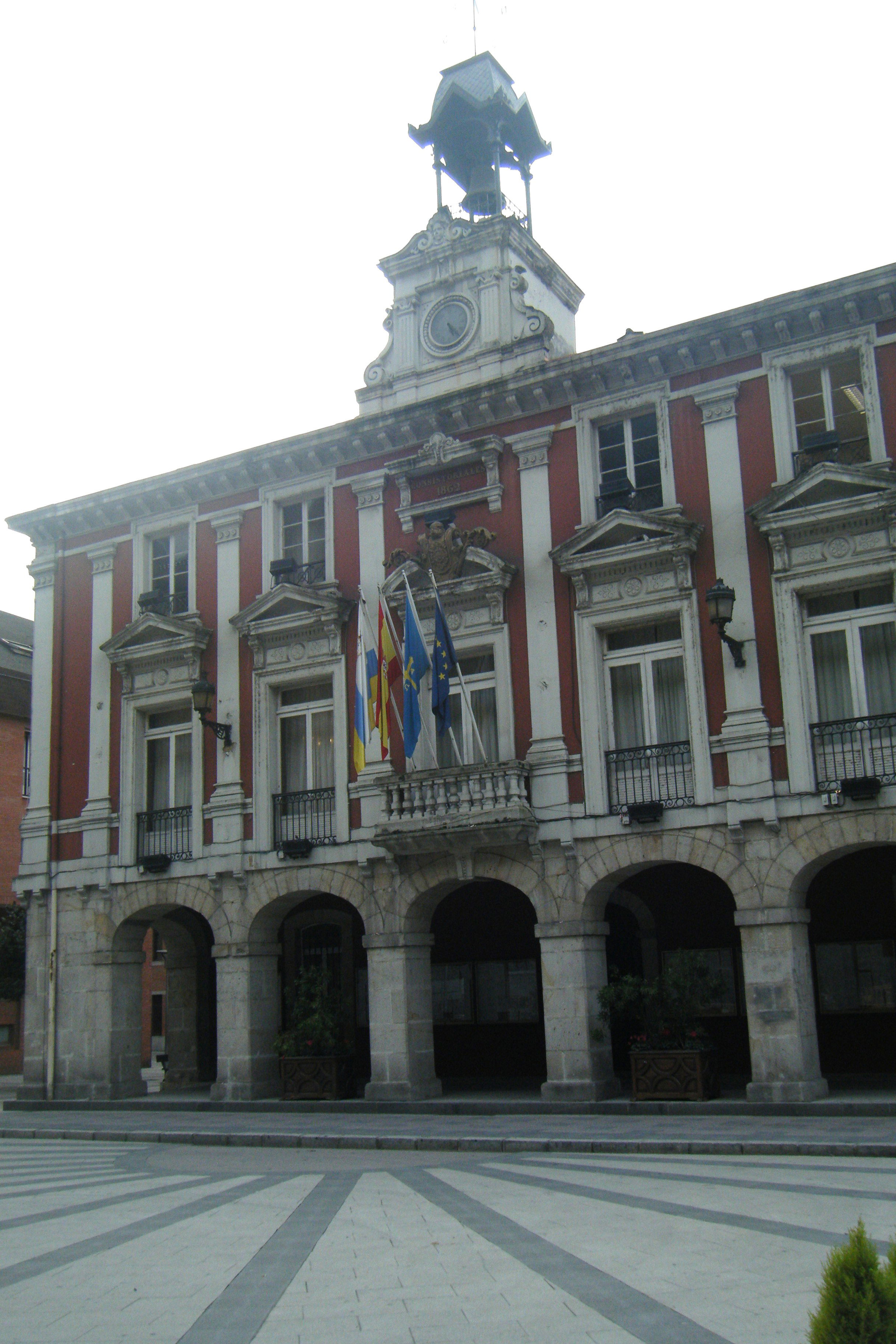 Conceyu de Mieres (Ayuntamiento), por Yoli ChamBa