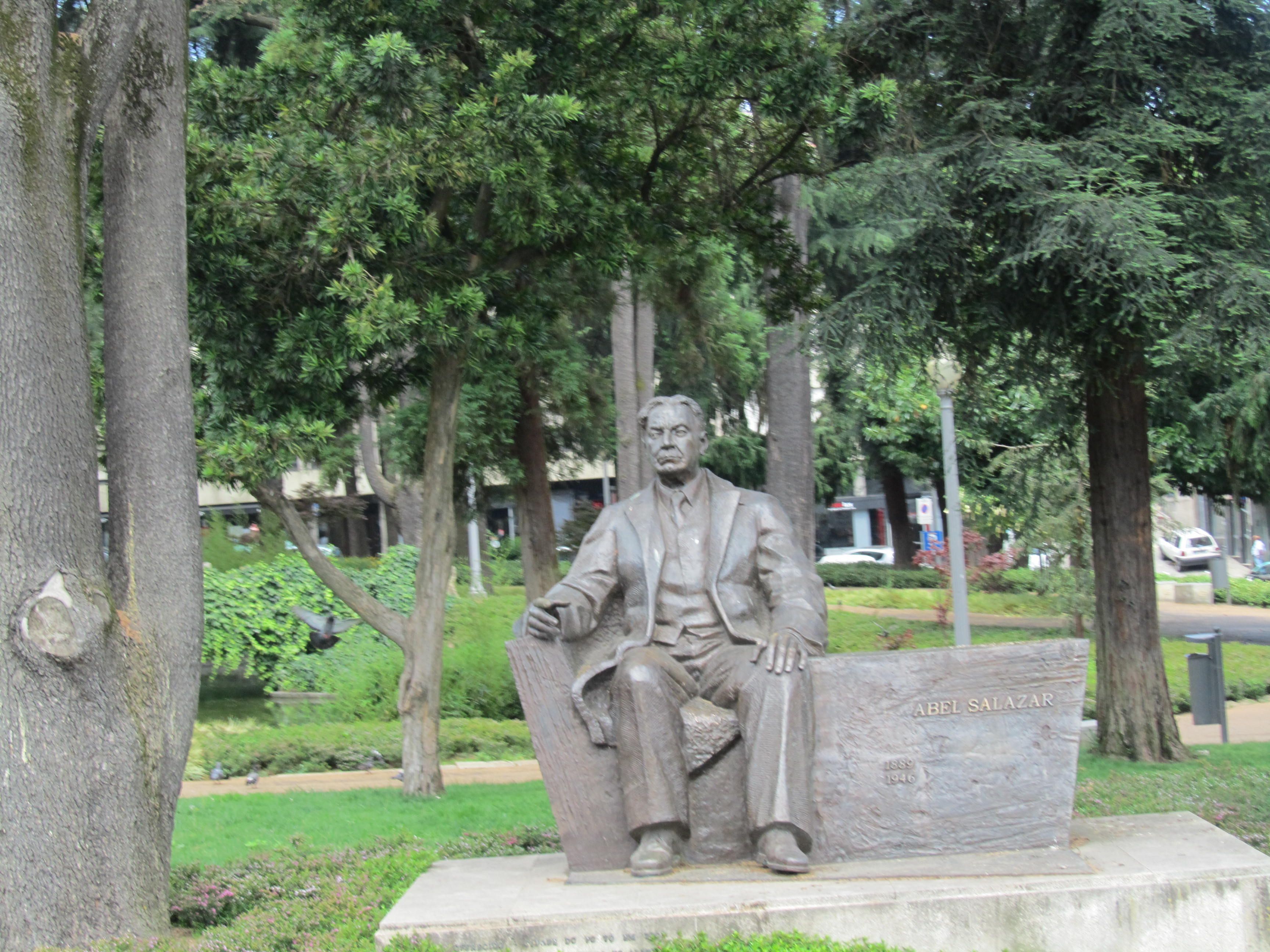 Estatua de Abel Lima de Salazar, por Marta Pilar