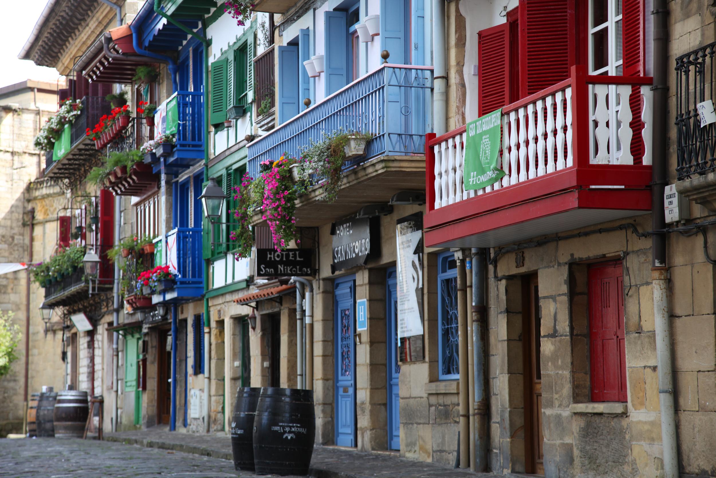 Rue San Nikolas, por GERARD DECQ
