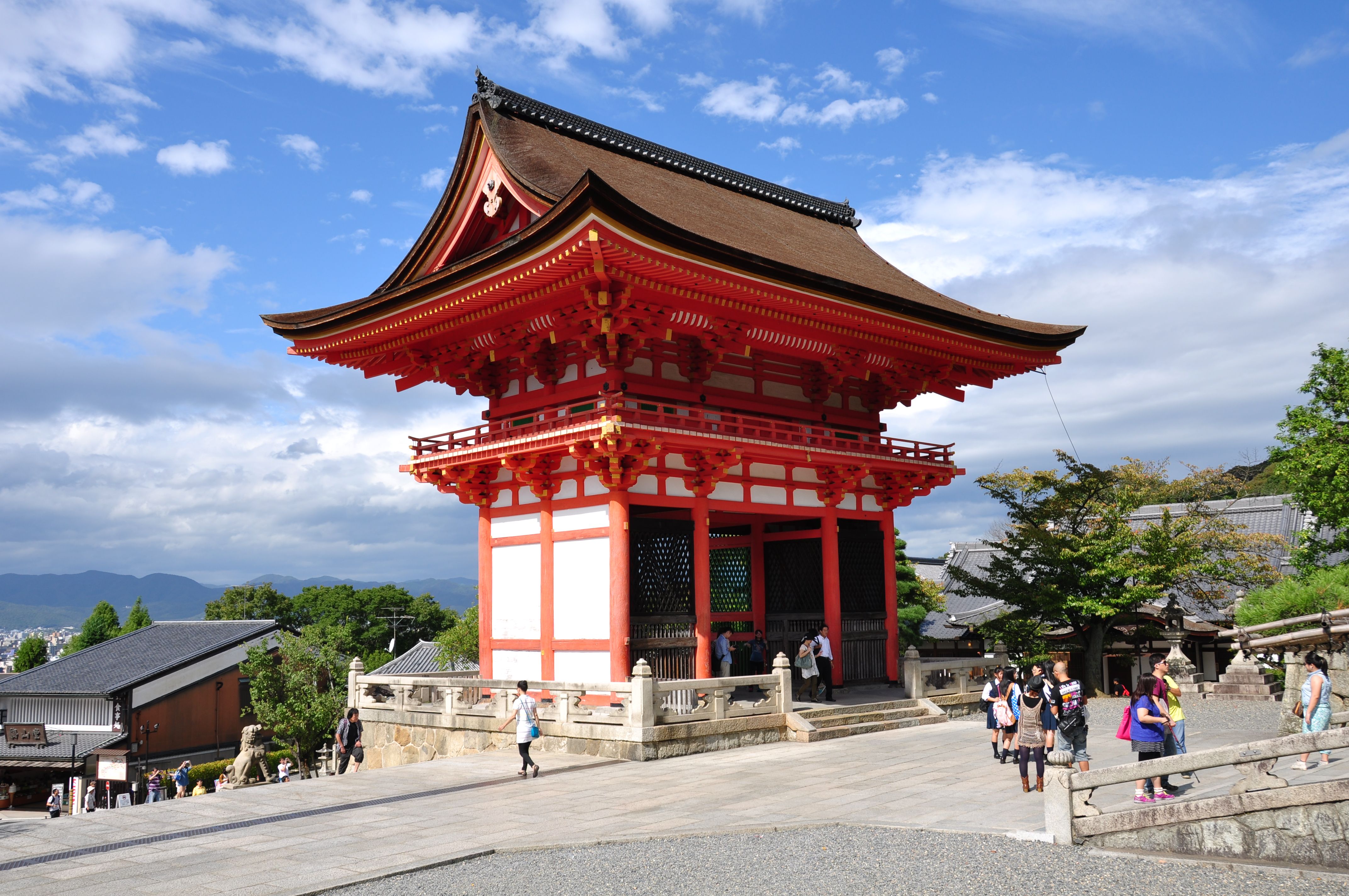 Explorando los monumentos históricos de Kyoto y su legado cultural