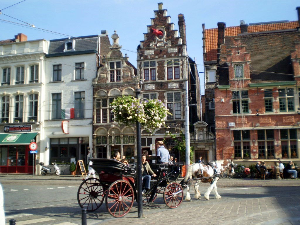 Plaza Sint-Veerleplein, por Lala